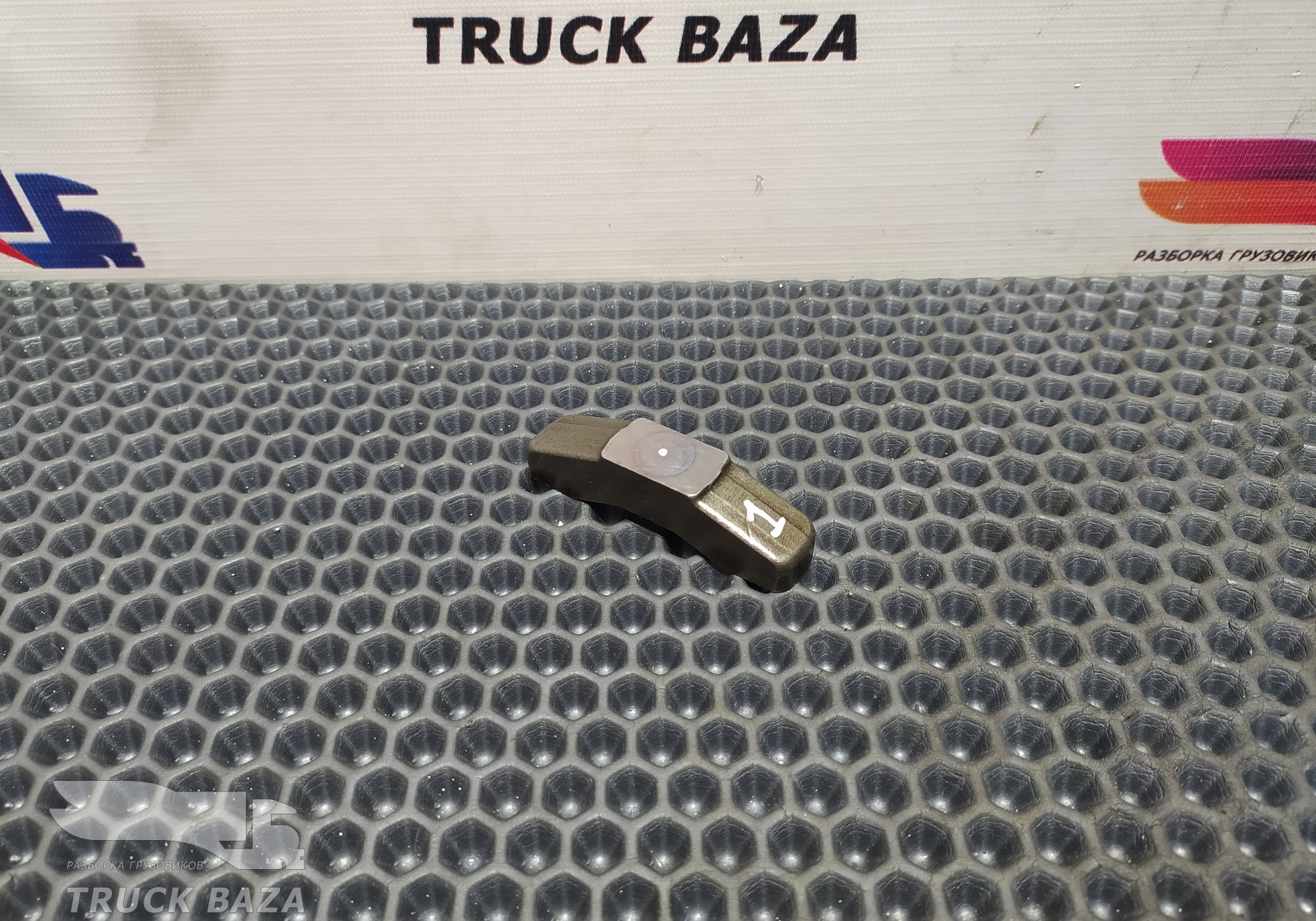 500388169 Коромысло для Iveco Stralis II Hi-Way (с 2012)