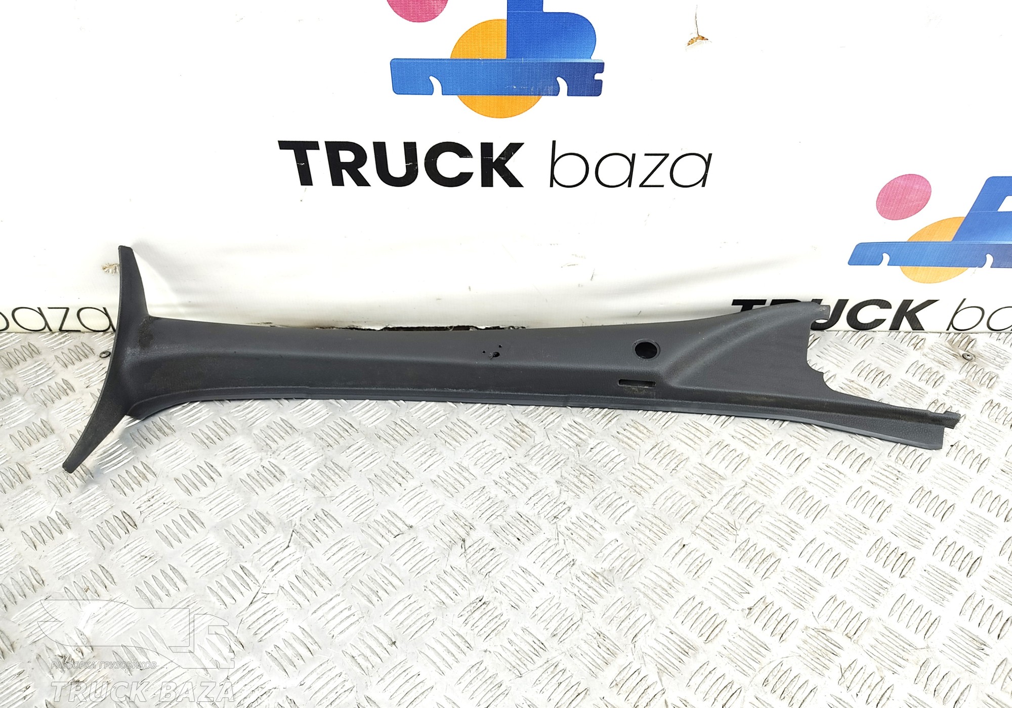 20760124 Накладка стойки левая для Volvo FH 3 (с 2008 по 2012)