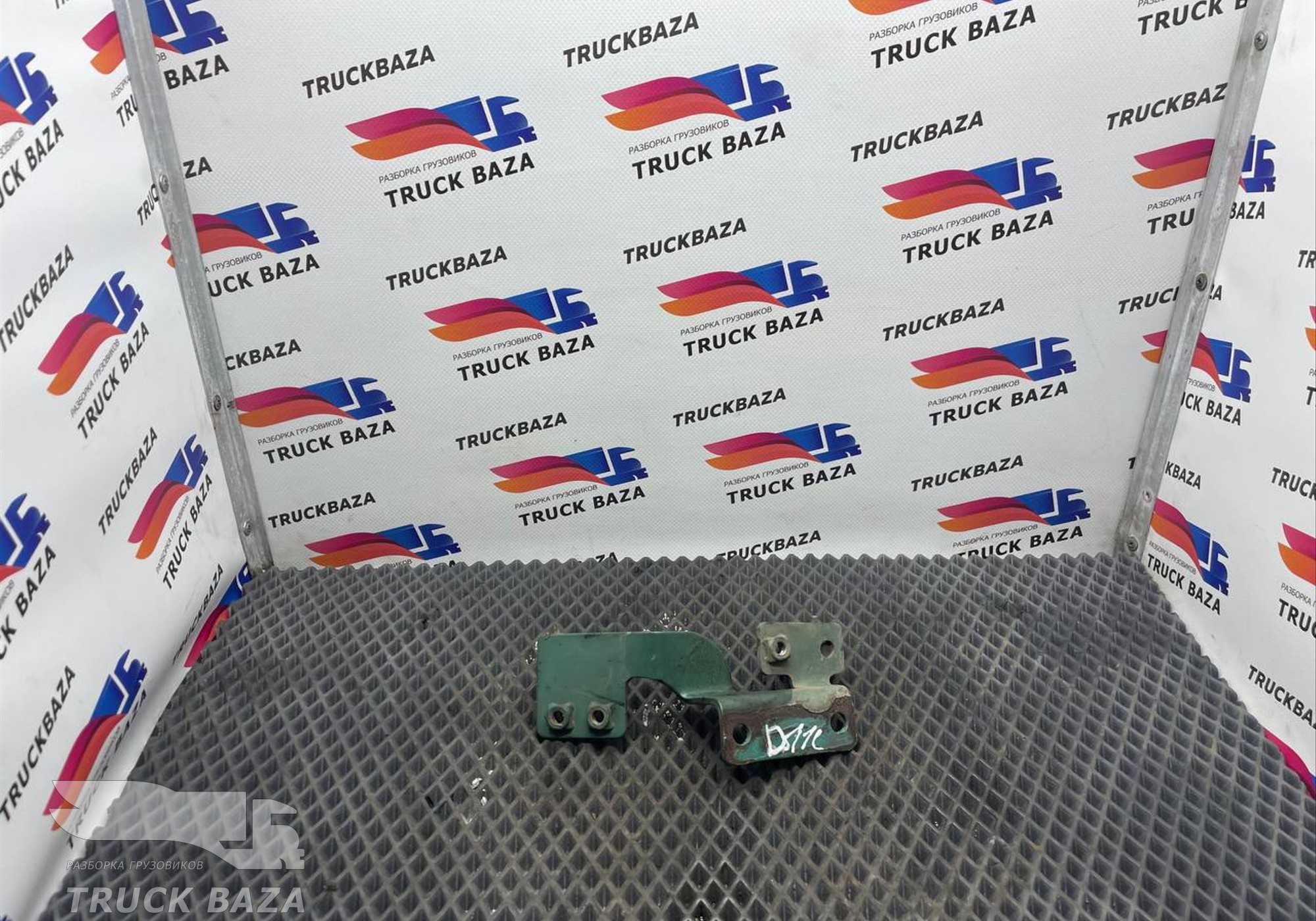 21102079 Кронштейн змеевика компрессора для Volvo FM II (с 2002)