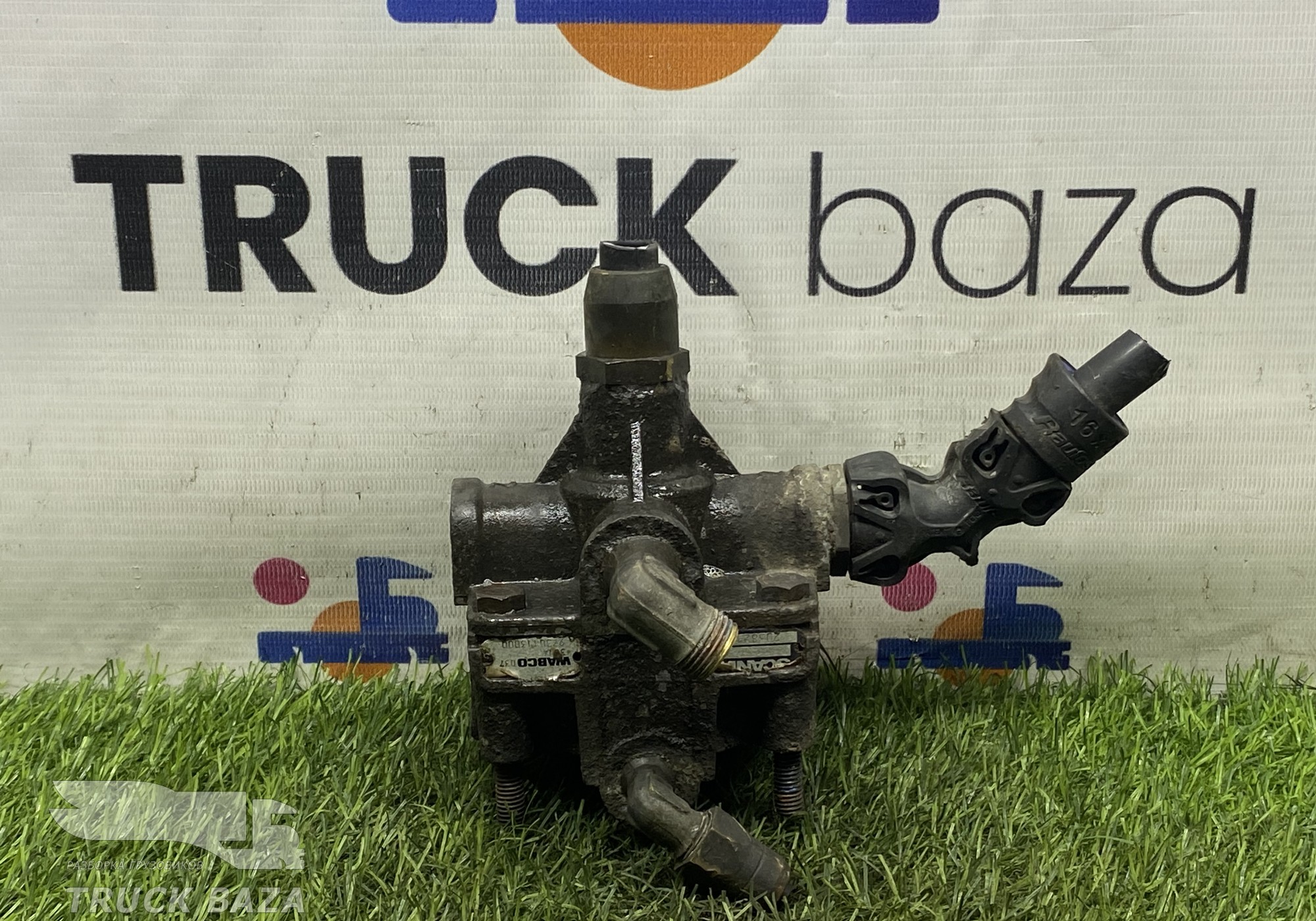 2038219 Клапан ускорительный