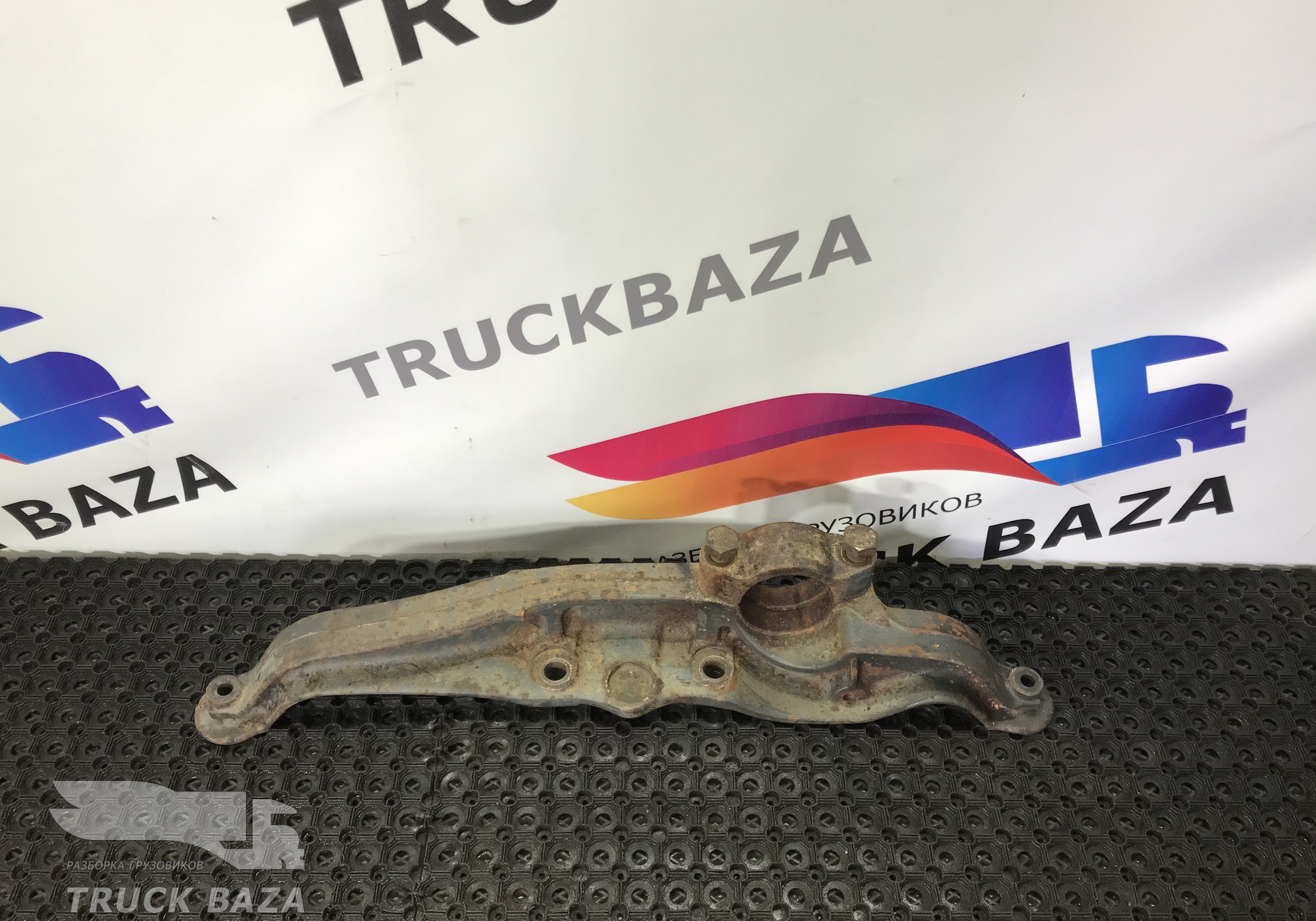 9413280741 Кронштейн пневморессоры правый для Mercedes-Benz Axor