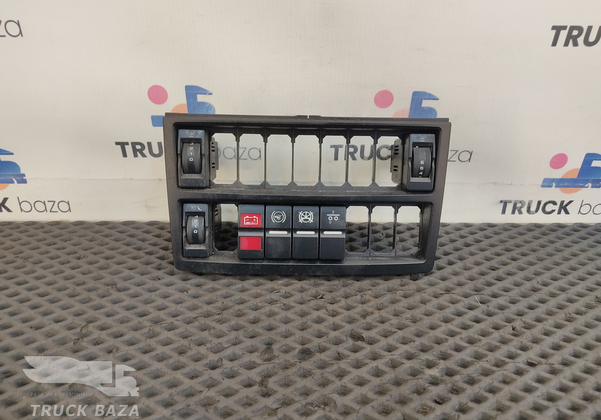 81617100031 Рамка кнопок для Man TGX