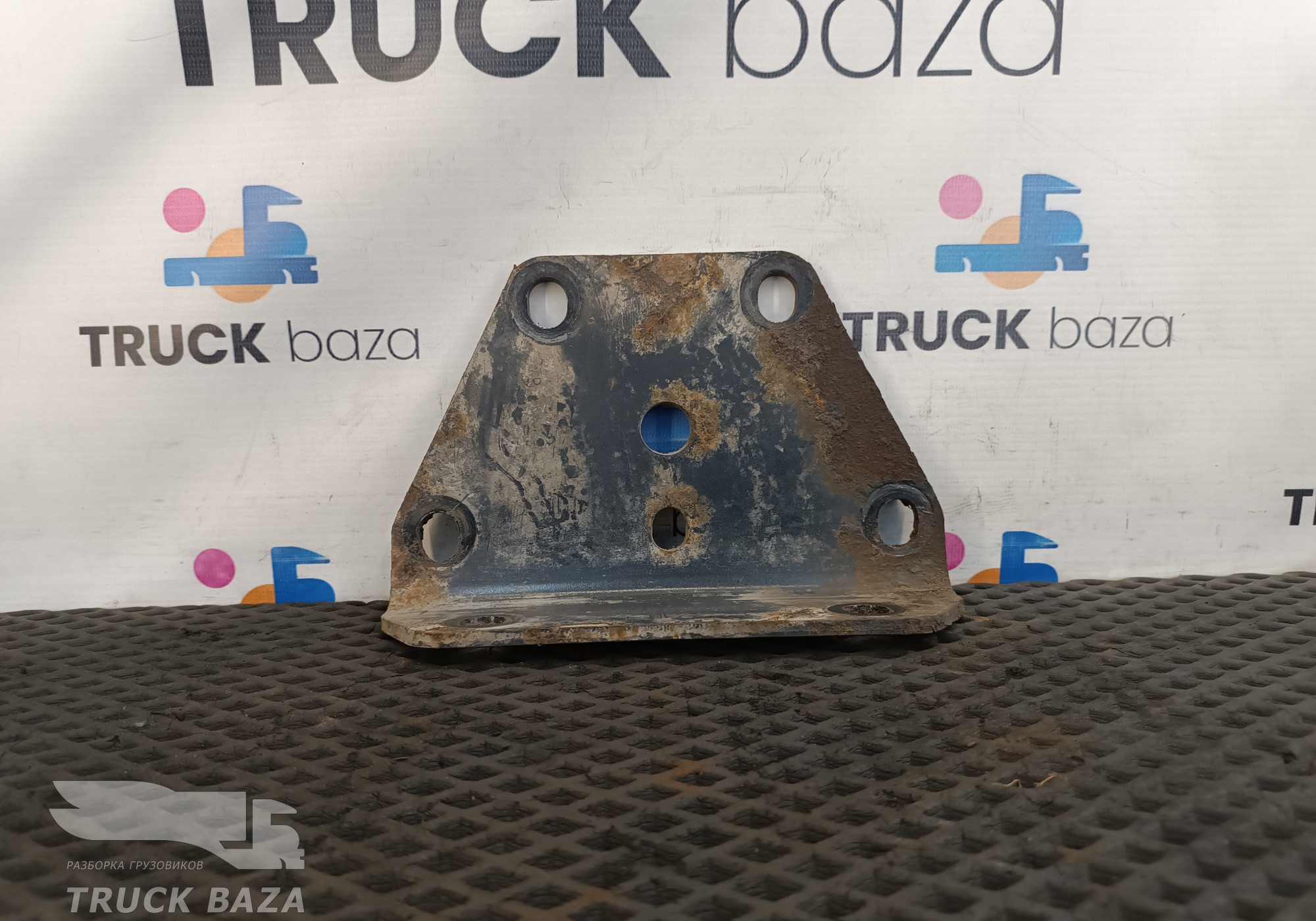 8130098 Кронштейн рессоры передней для Iveco Stralis