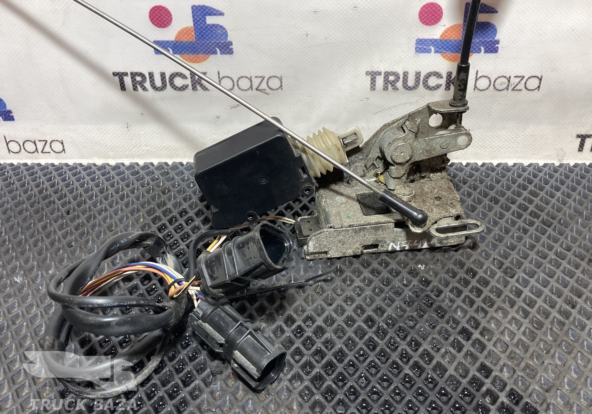 81626806149 Замок двери левой для Man TGM