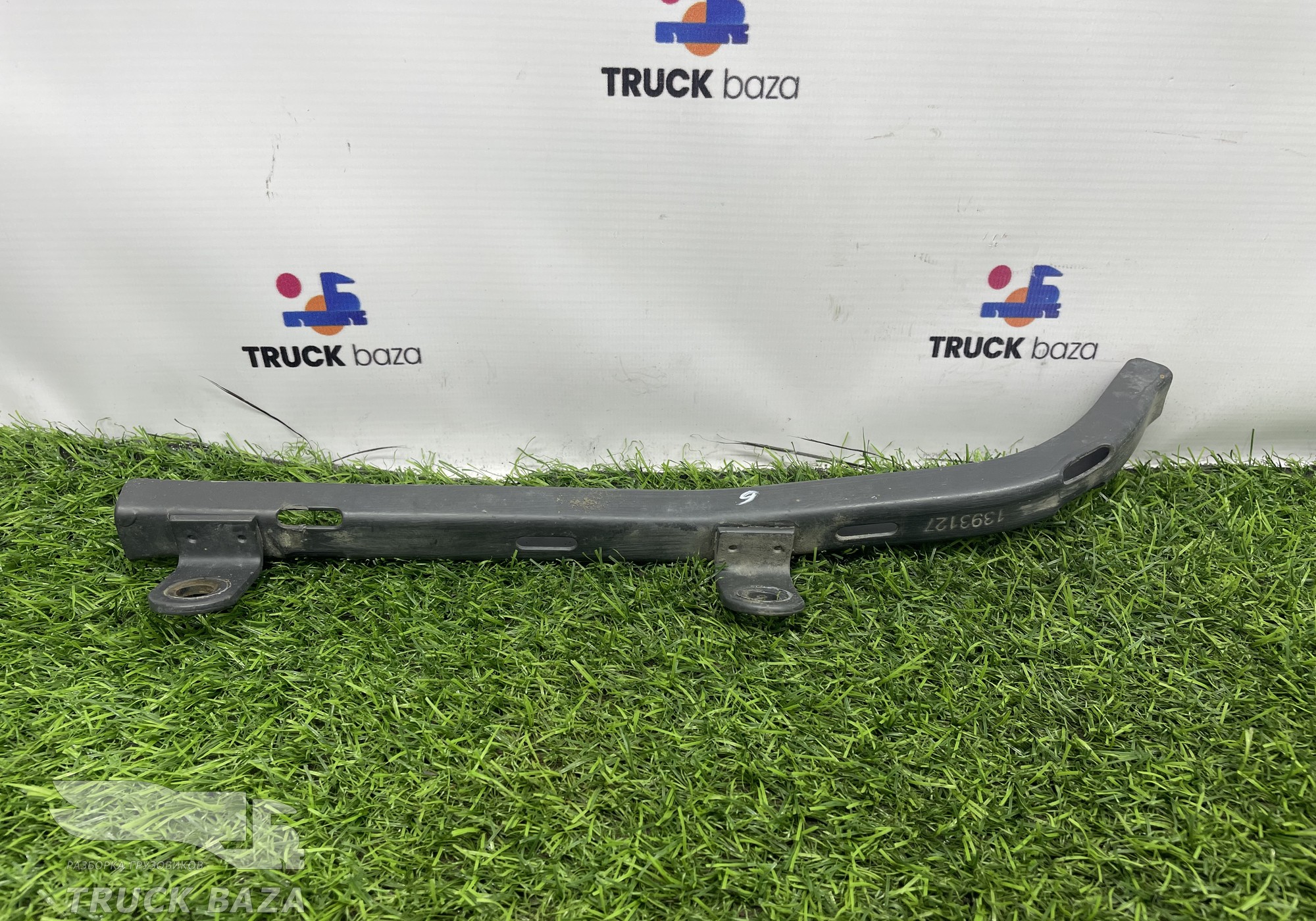 1393127 Кронштейн датчика ABS левый для Scania 4-series P (с 1995 по 2007)