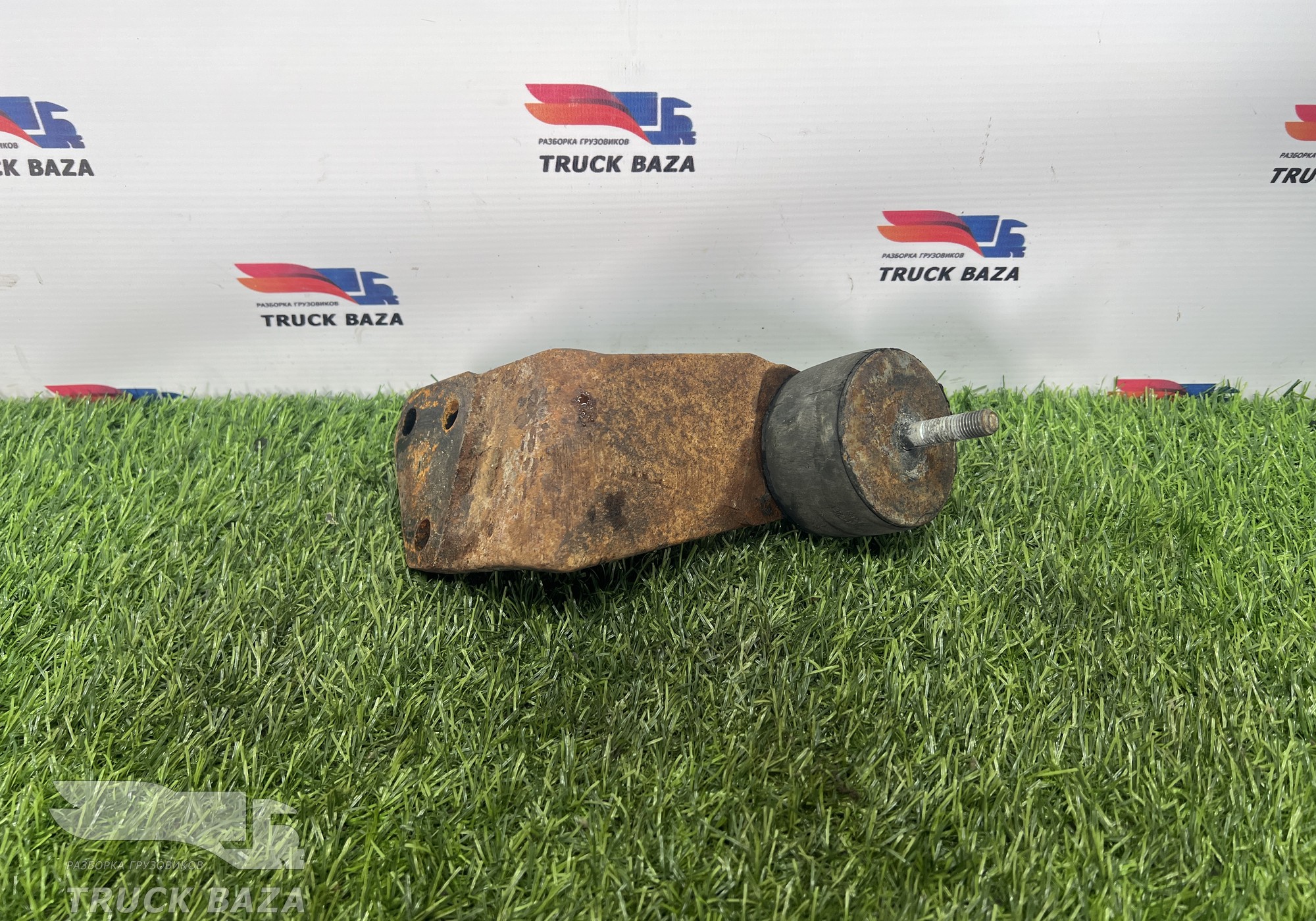 5490100117205 Кронштейн опоры КПП правый для КАМАЗ 5490 (с 2013)