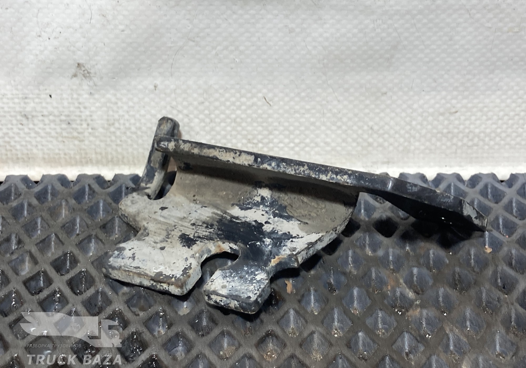 81123400048 Кронштейн топливных трубок для Man TGS II (с 2012)