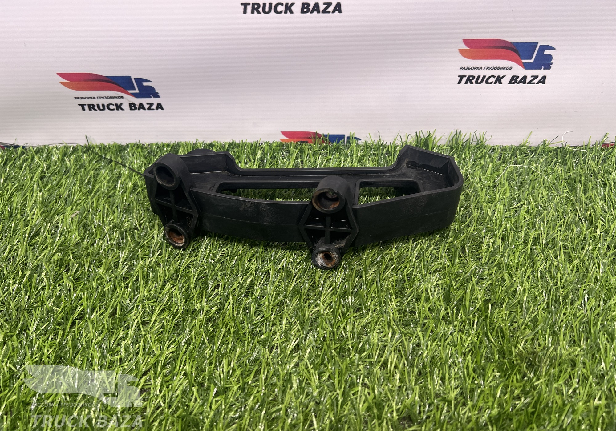 549018415031 Кронштейн солнцезащитного козырька для КАМАЗ 54901