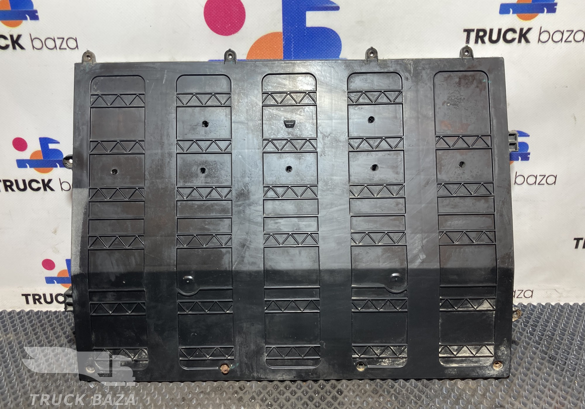 81010C701202 Крышка отопителя для Sinotruk Sitrak C7H