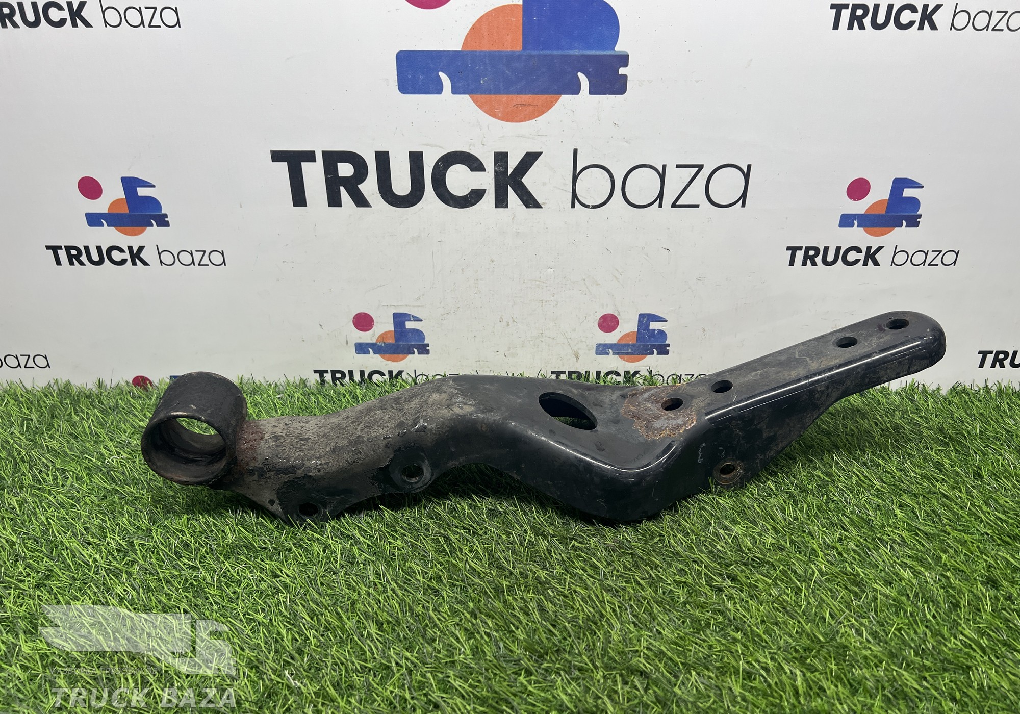 85417016001 Кронштейн замка кабины