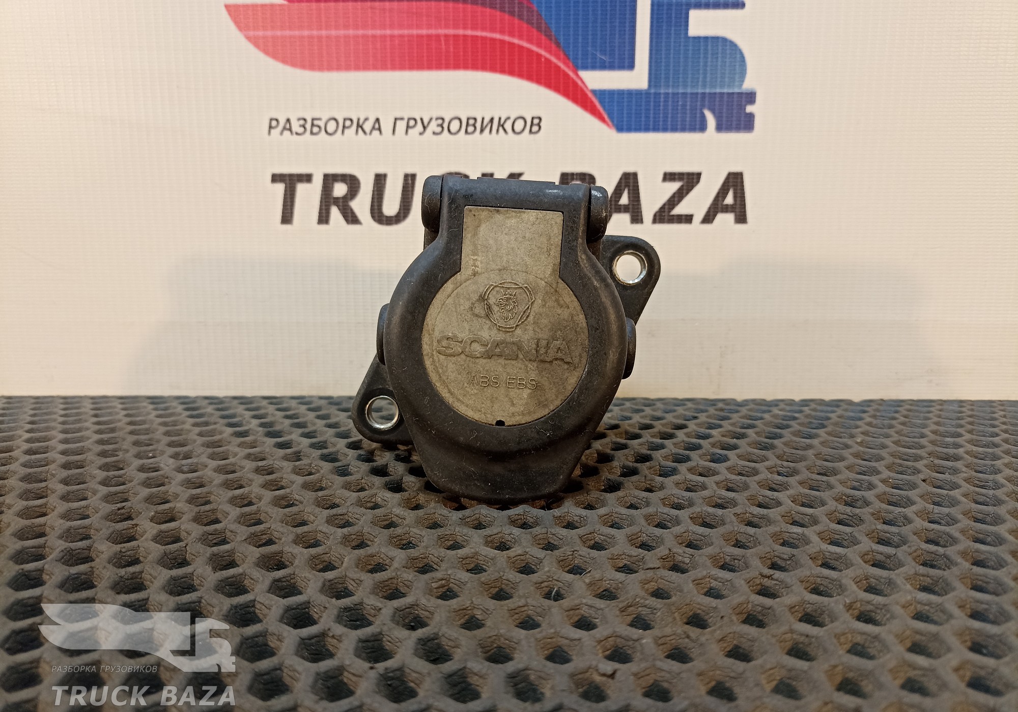 81254326042 Корпус розетки для Iveco Eurotrakker