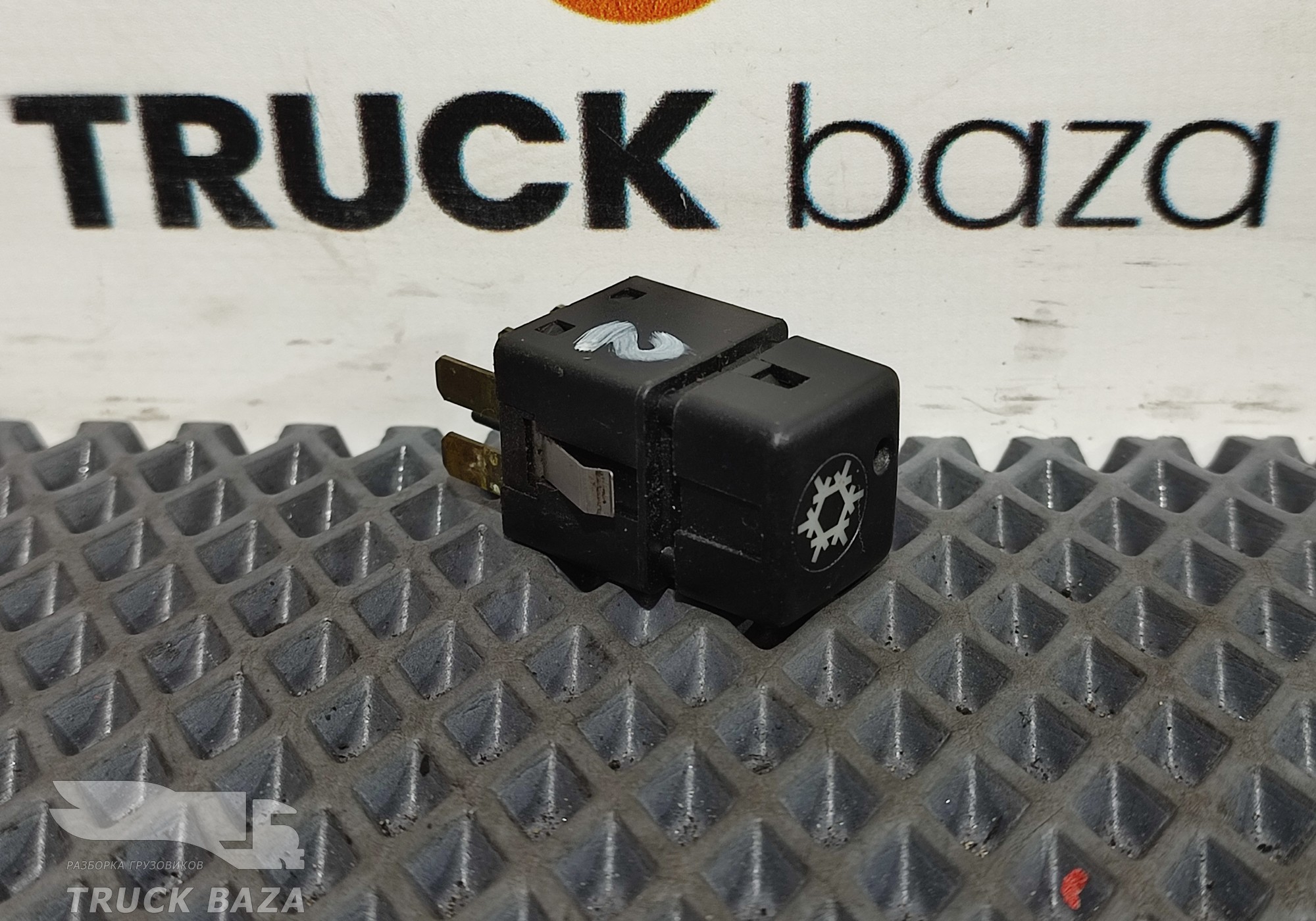 1435604 Кнопка кондиционера для Daf 95XF