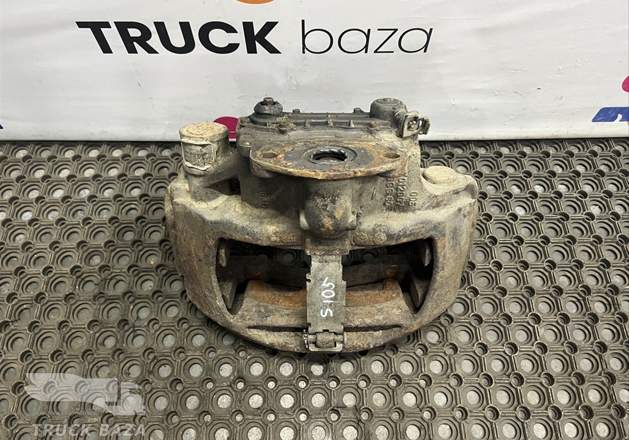 1744250 Суппорт правый