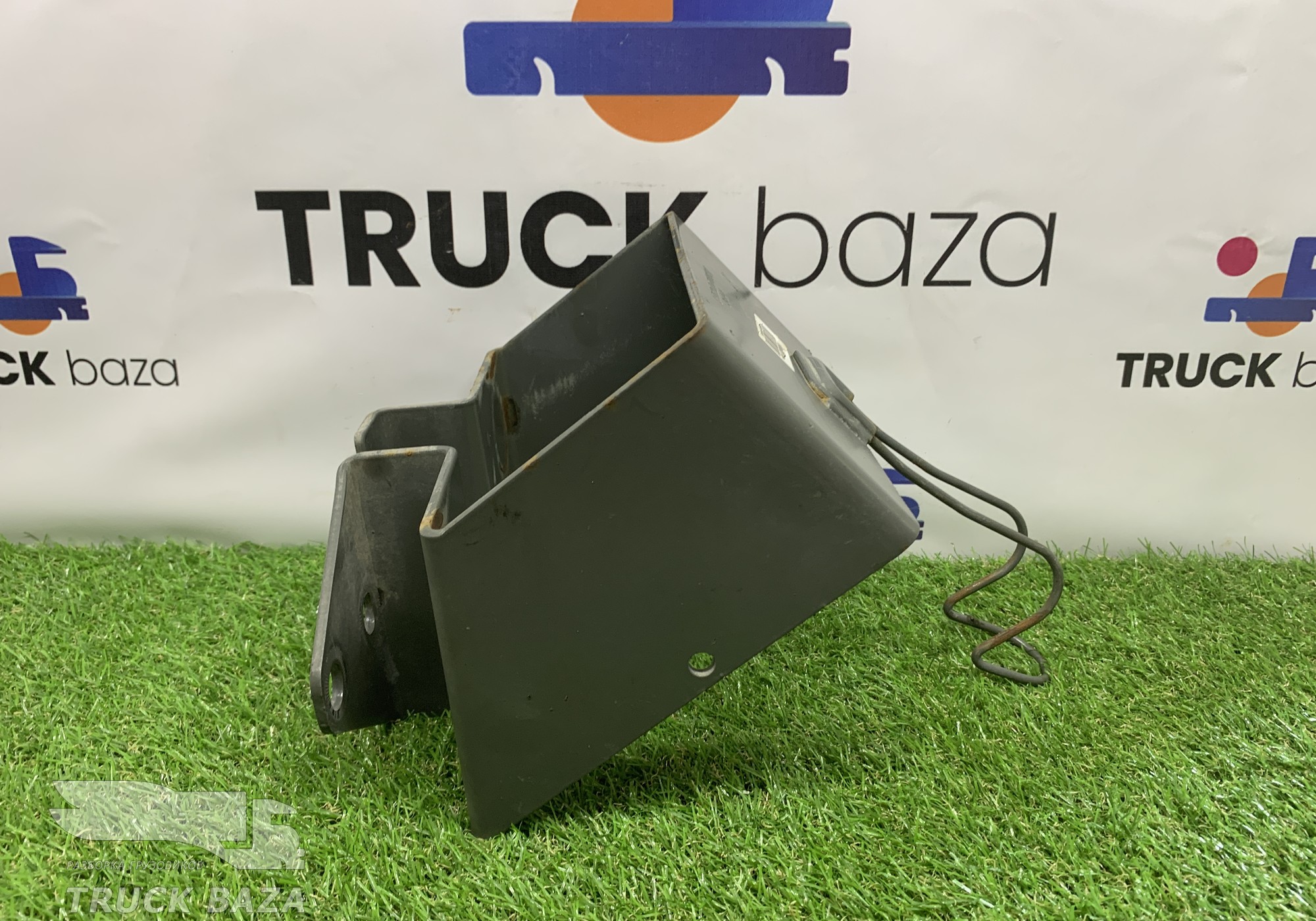 YZ962585000012 Кронштейн противооткатного упора правый для Sinotruk Sitrak C7H