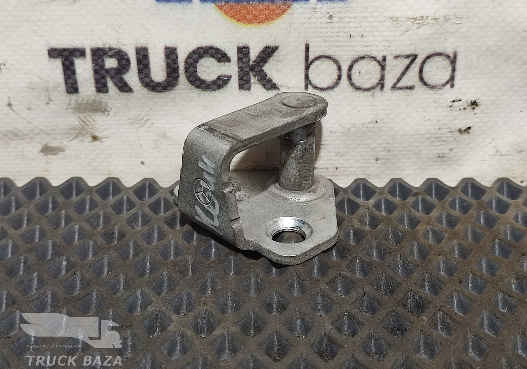 9017200431 Ответная часть замка двери для Mercedes-Benz