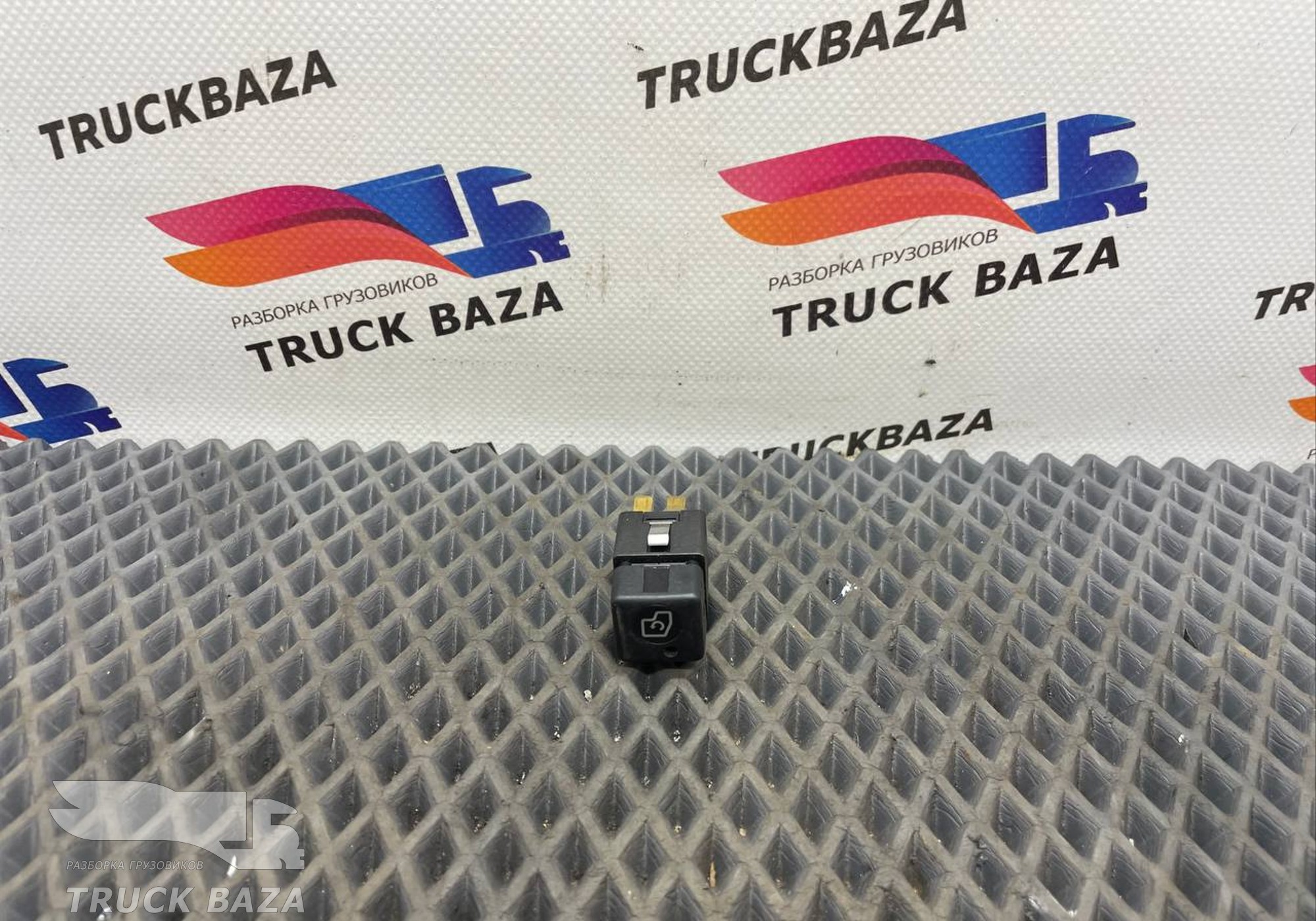 1435604 Кнопка рециркуляции внутри салона для Daf XF106 (с 2012)