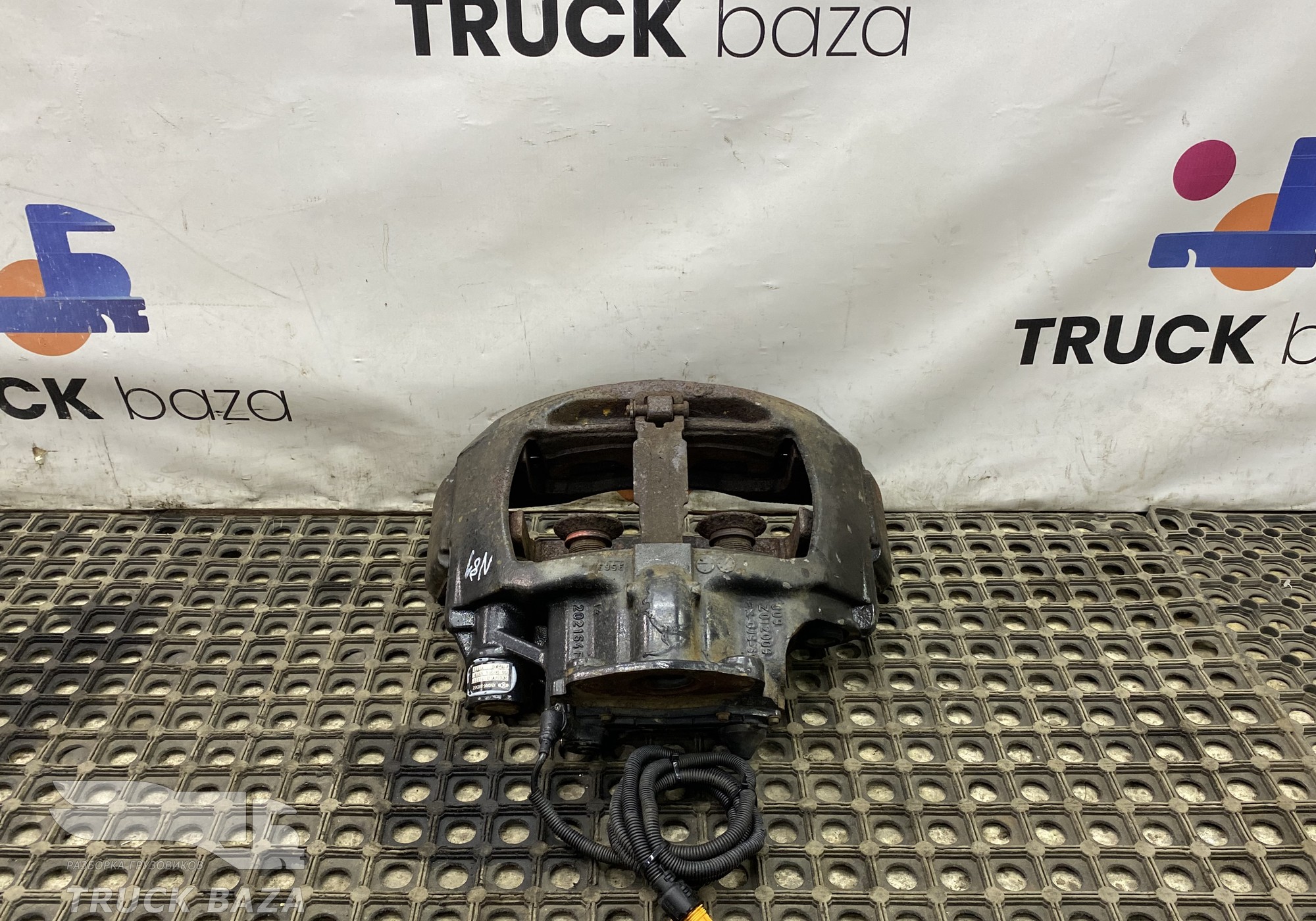 81508046596 Суппорт передний правый / задний левый