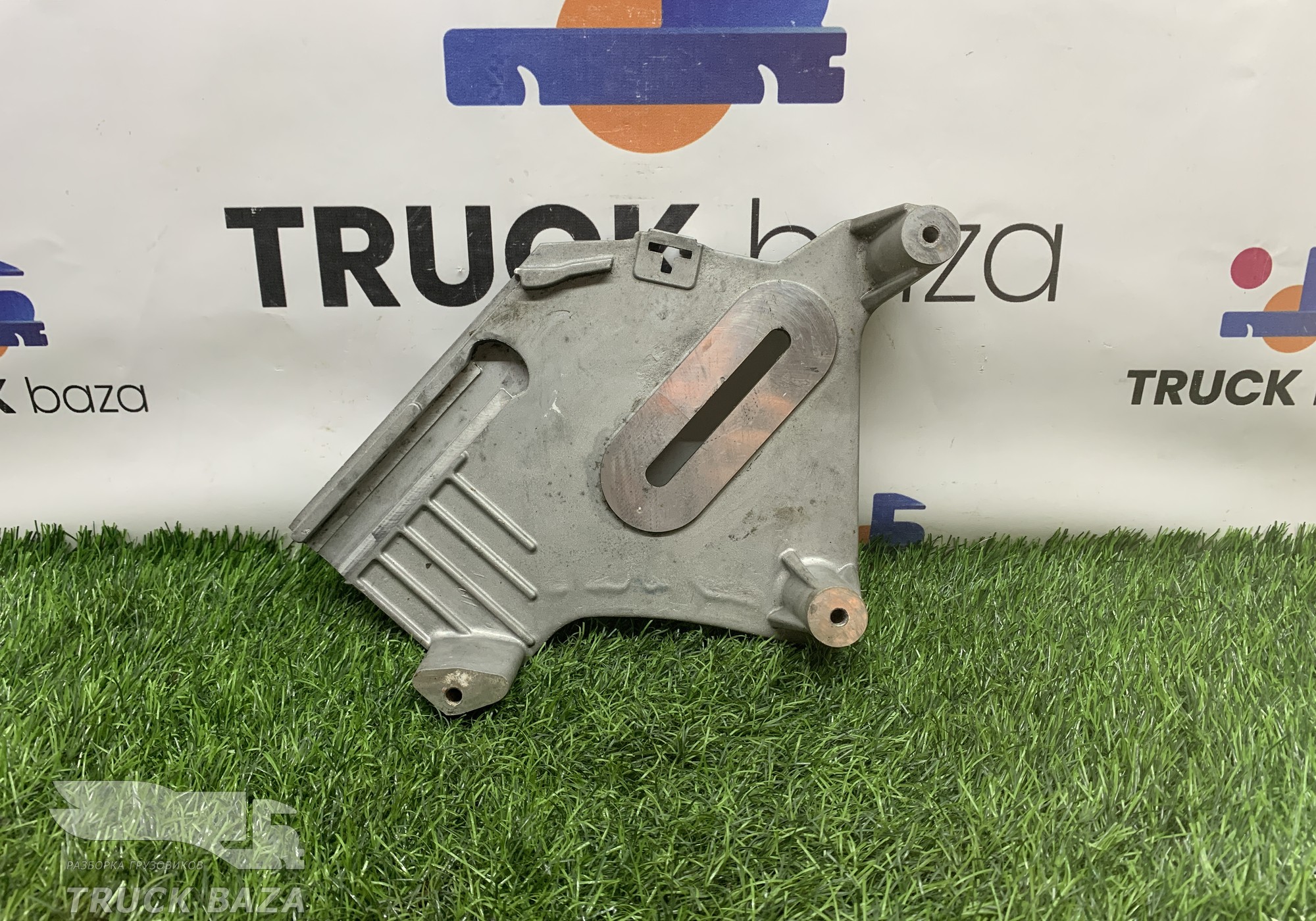 810W461136011 Кронштейн рулевой колонки для Sinotruk Sitrak C7H