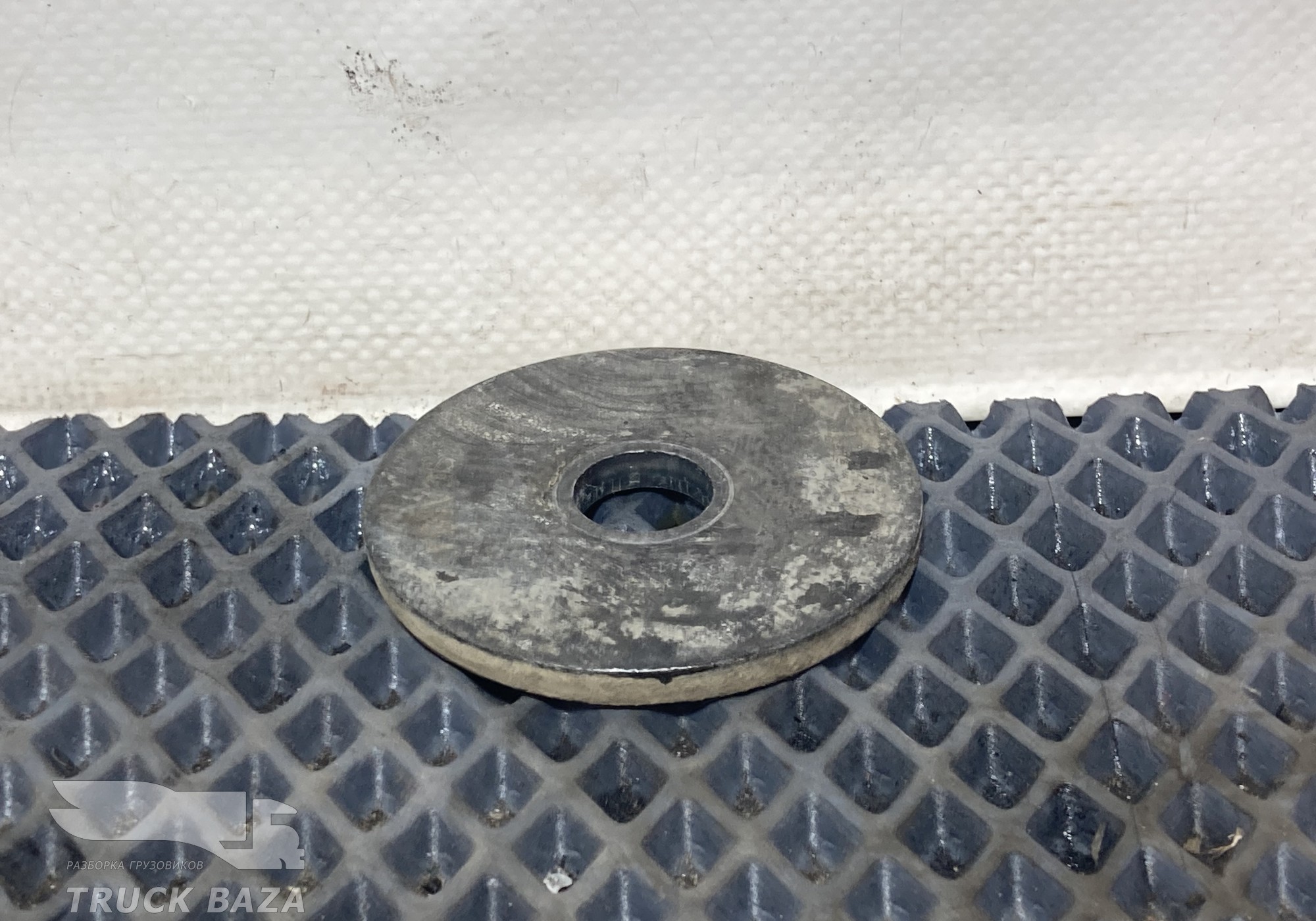 1324793 Шайба крепления тяги подвески