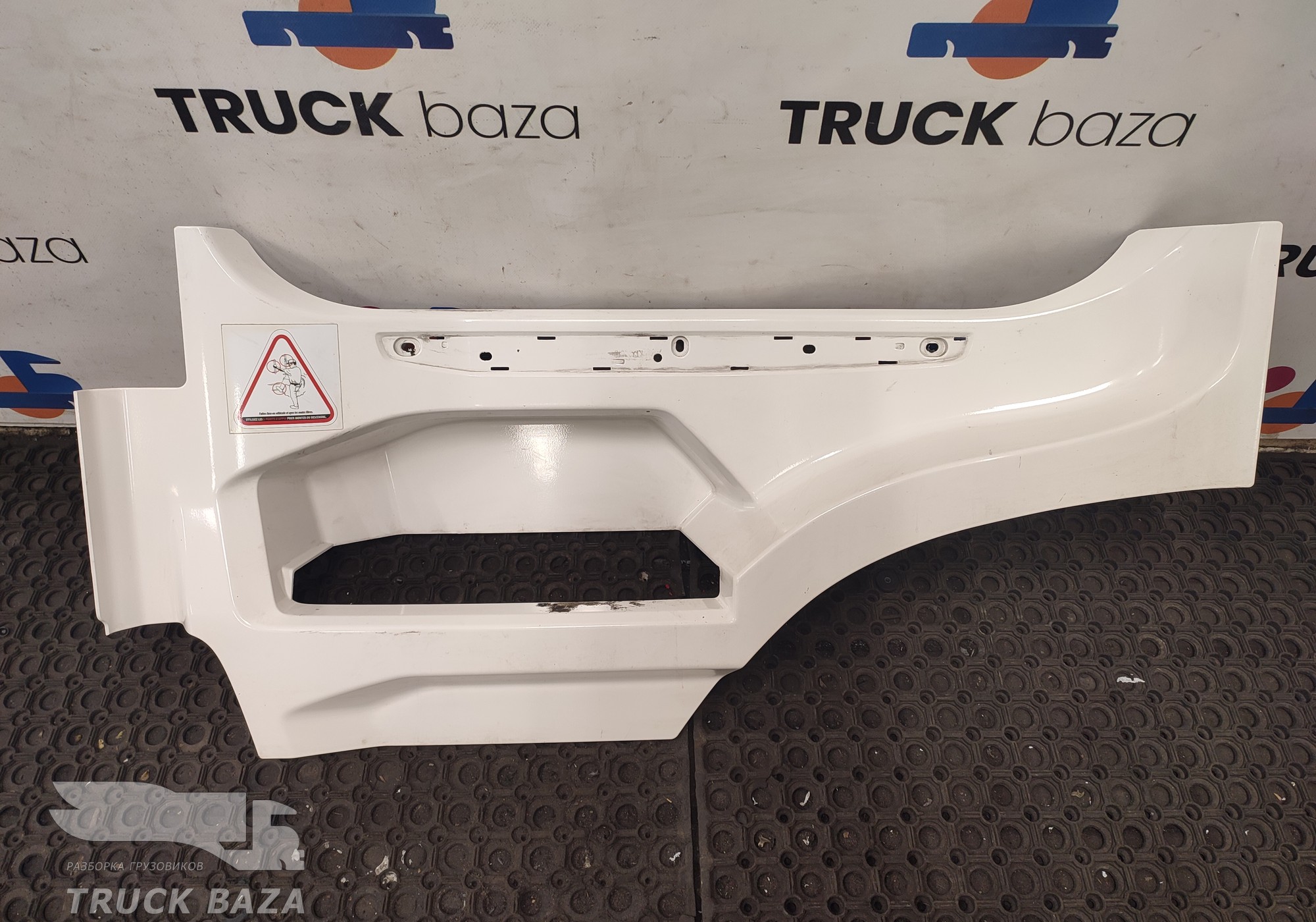 2418447 Корпус подножки левой для Scania 6-series R (с 2016)