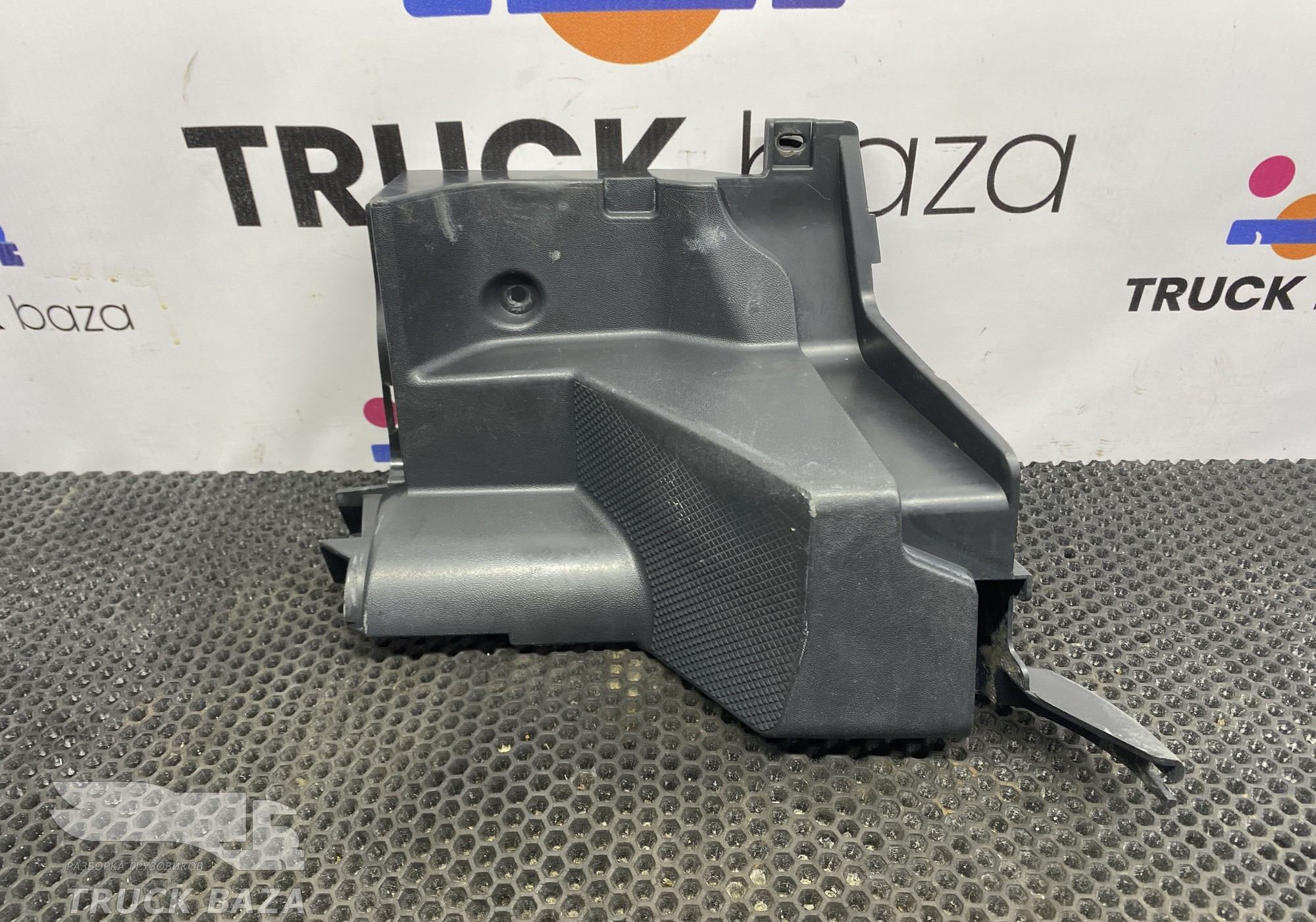 A9406880181 Накладка кабины левая для Mercedes-Benz Axor II (с 2004 по 2010)
