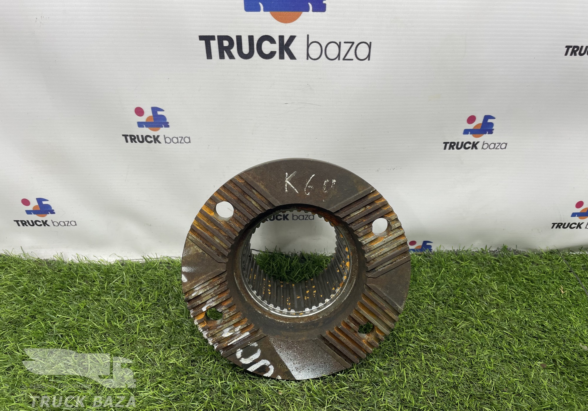 1358332210 Фланец КПП TRAXON для КАМАЗ 54901