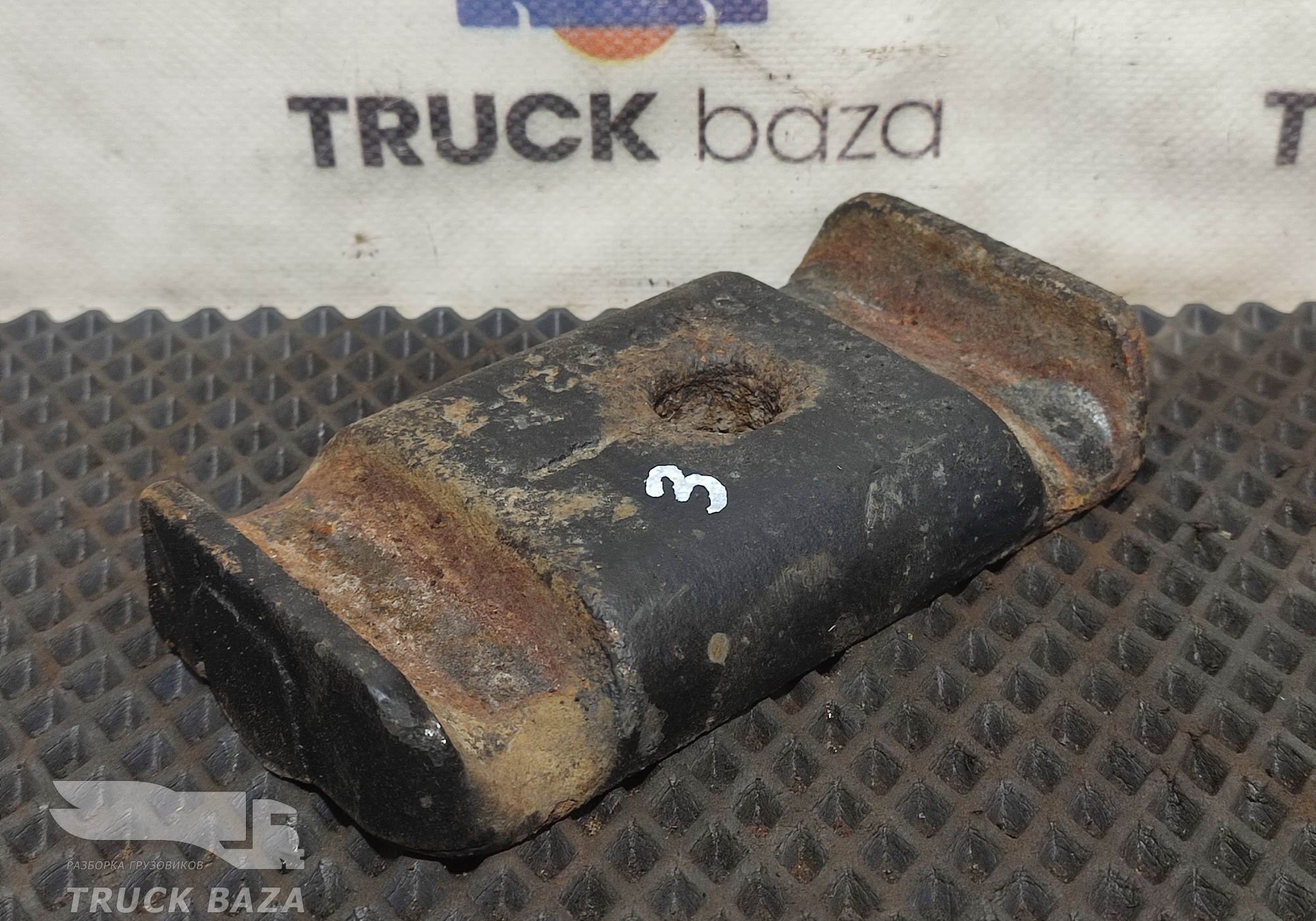 651152902412 Проставка стремянки рессоры