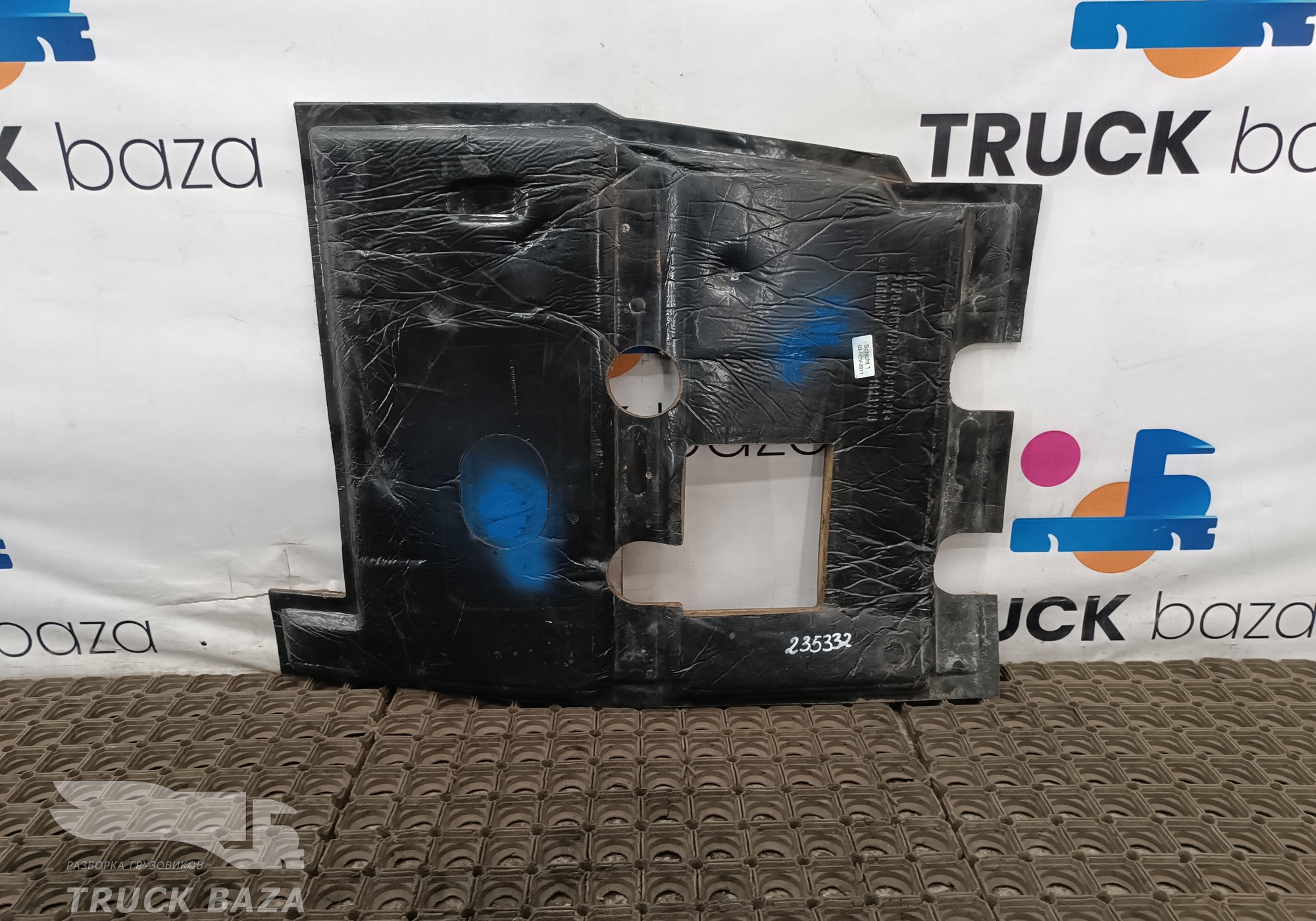 1828205 Покрытие напольное правое для Daf XF105 (с 2005)