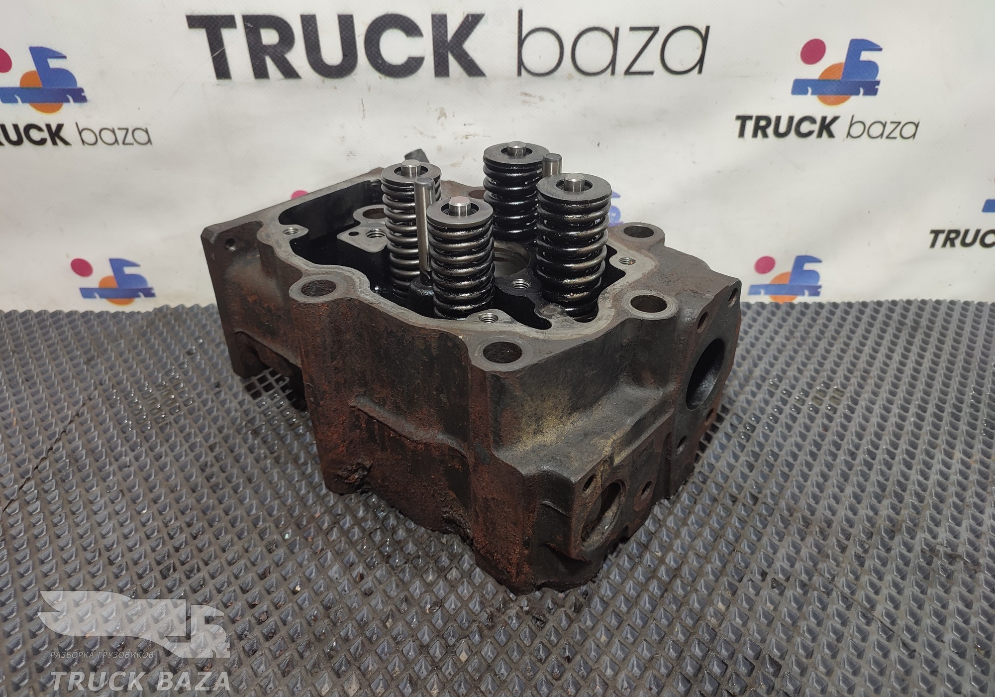 1924437 Головка блока цилиндров