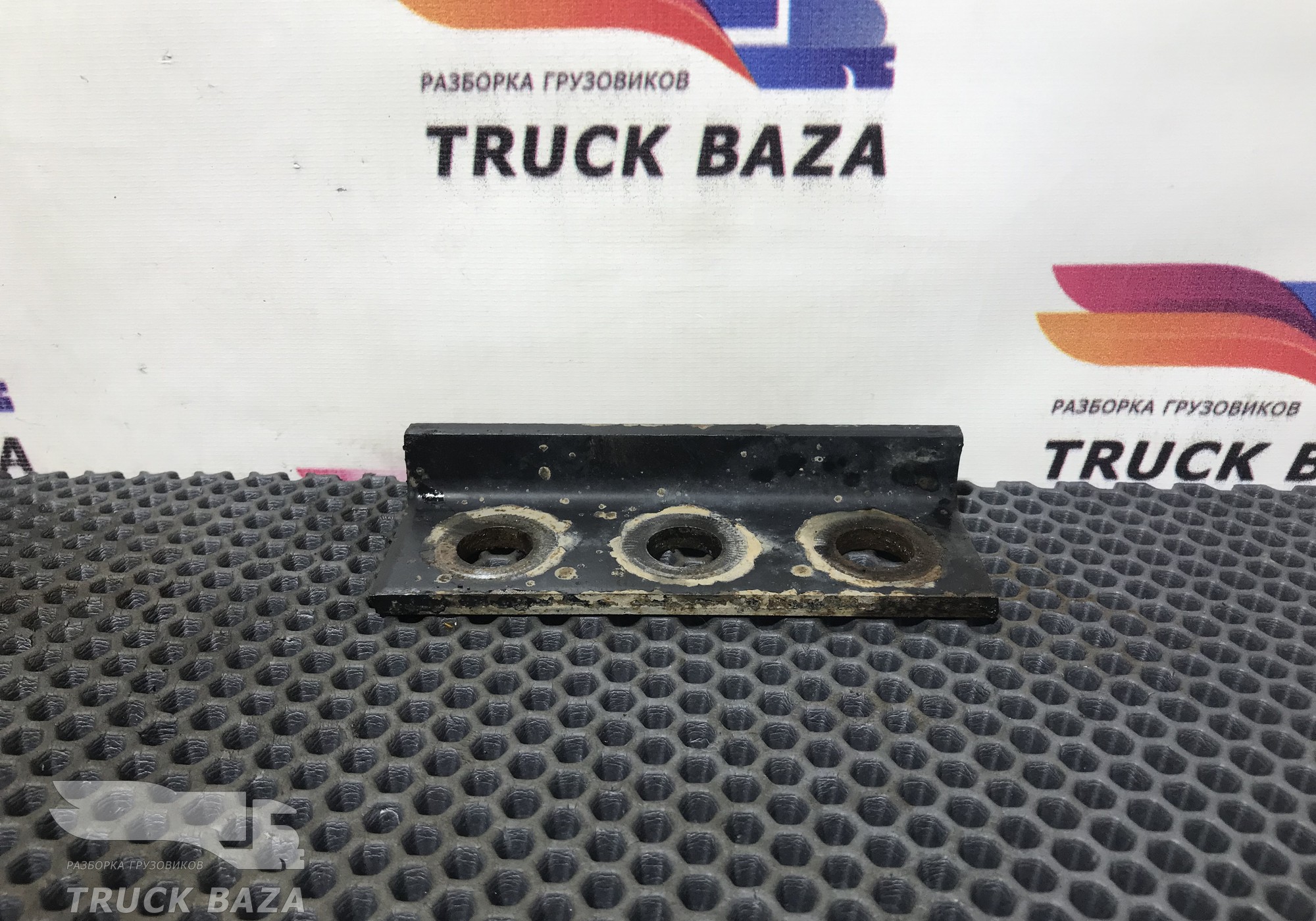 9413120384 Кронштейн траверсы