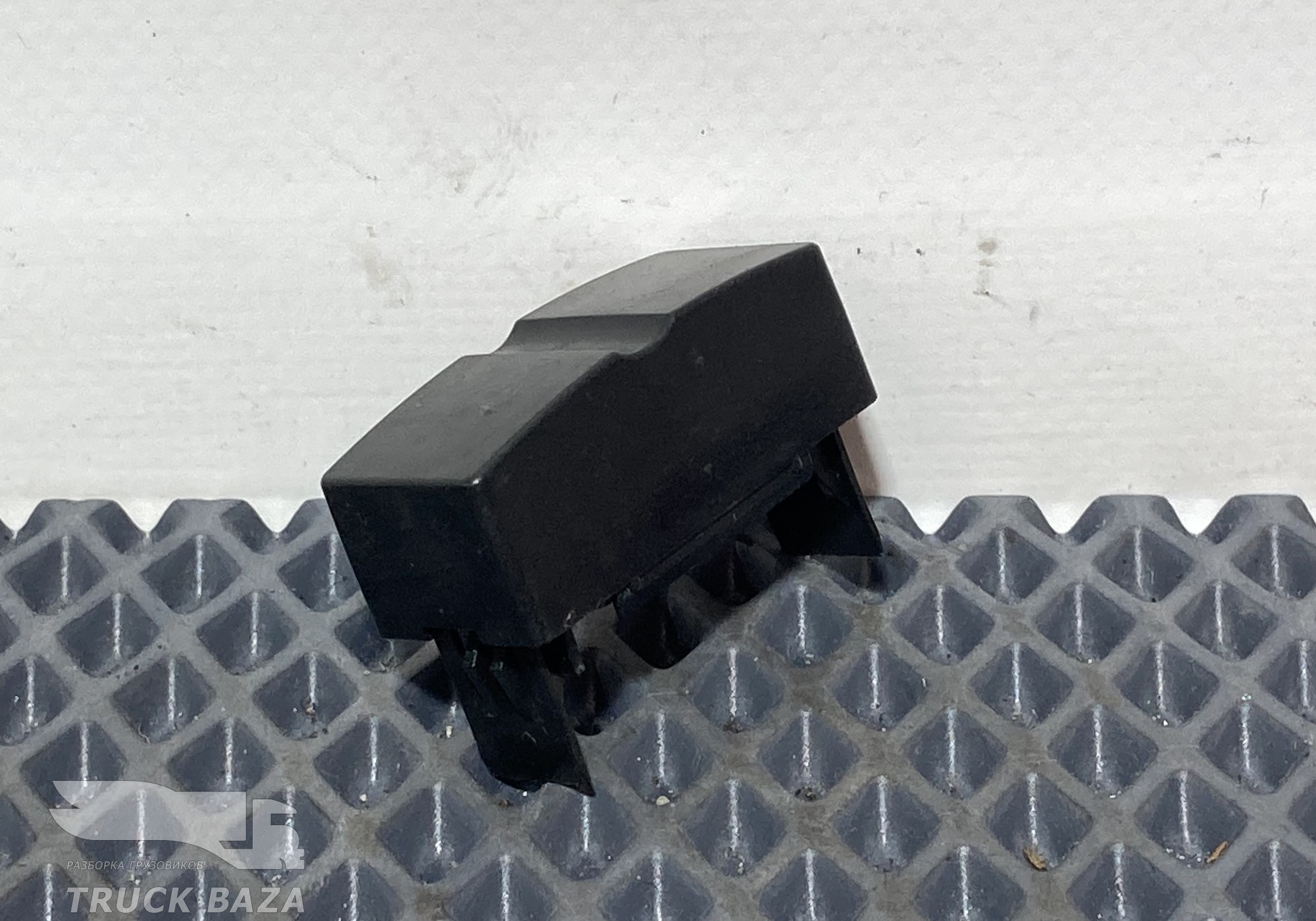 81614460051 Заглушка кнопки