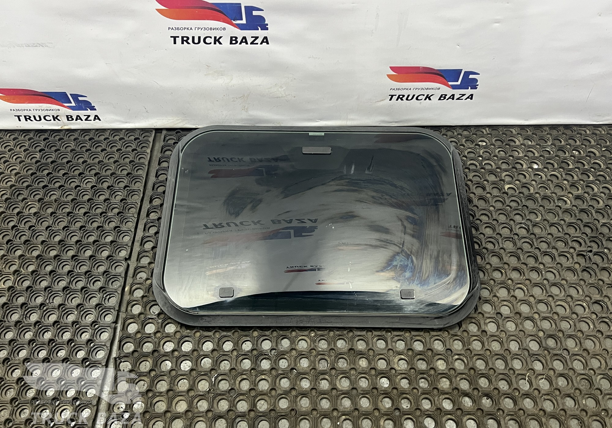 A9438300142 Люк в сборе