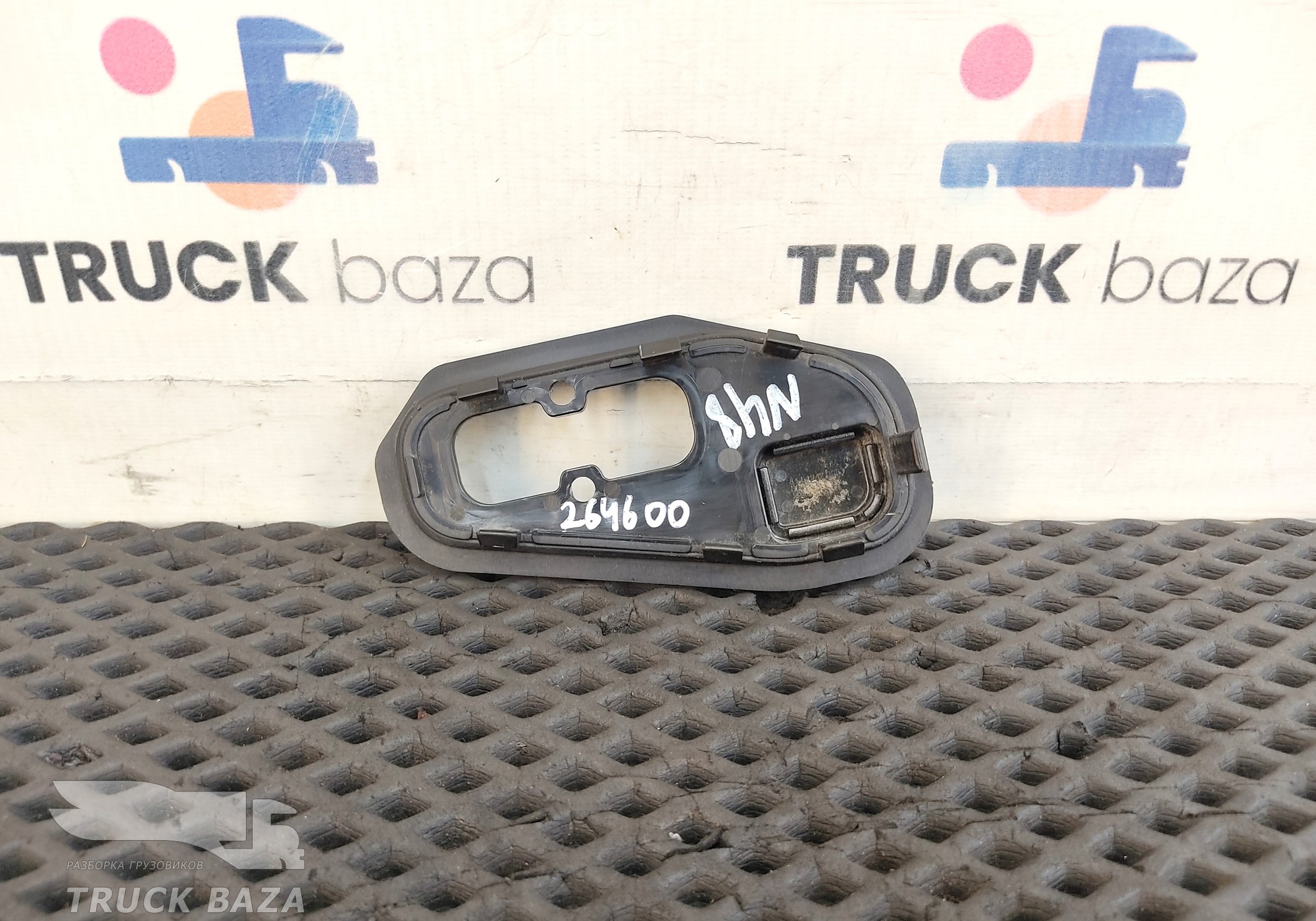 81619426004 Кронштейн трубок отопителя салона для Man TGL