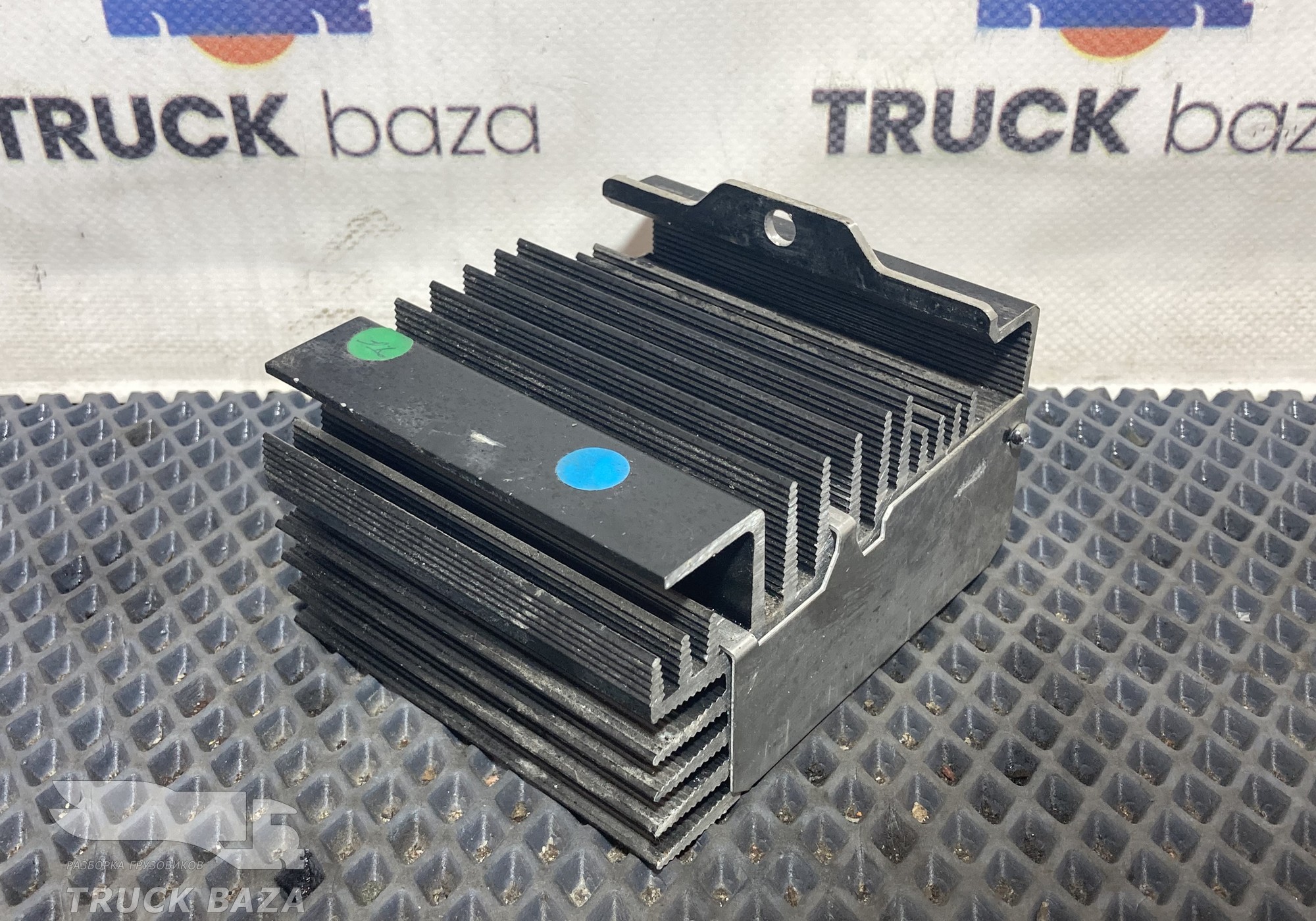 1729858 Преобразователь напряжения