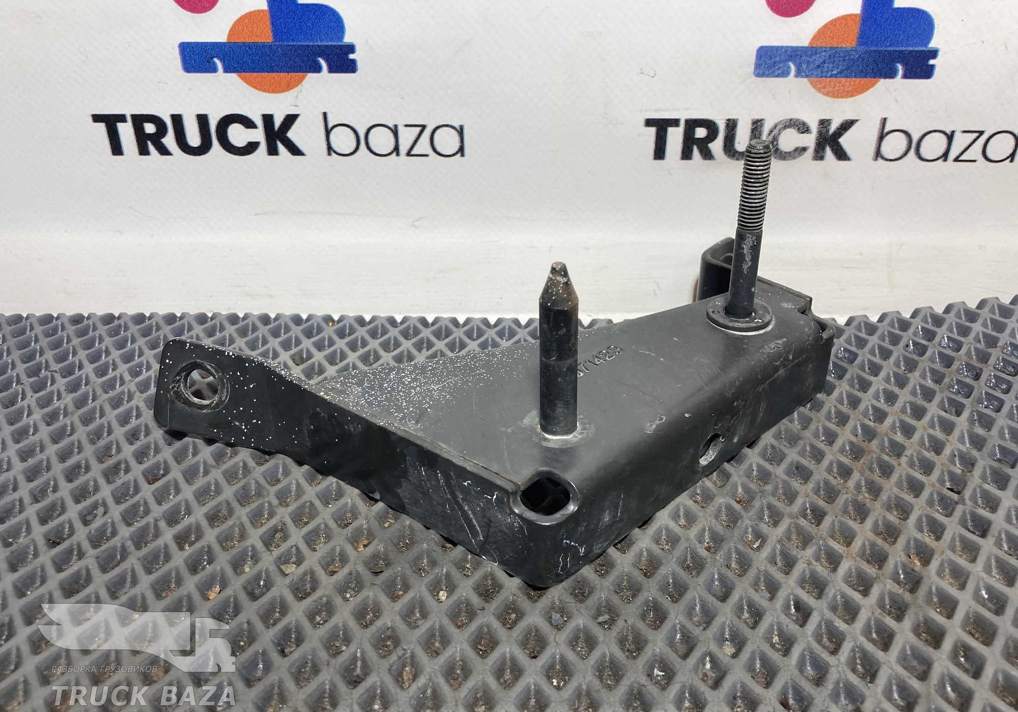 2071423 Кронштейн спойлера левый для Scania 5-series R (с 2004 по 2016)