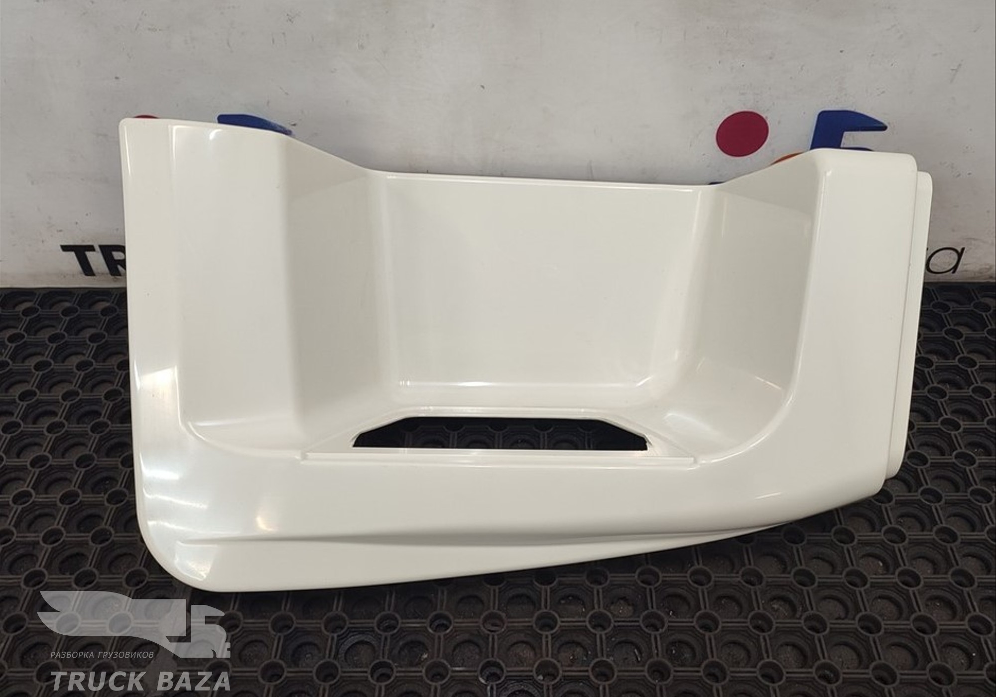 1695027 Корпус подножки правой для Daf XF105 (с 2006 по 2020)