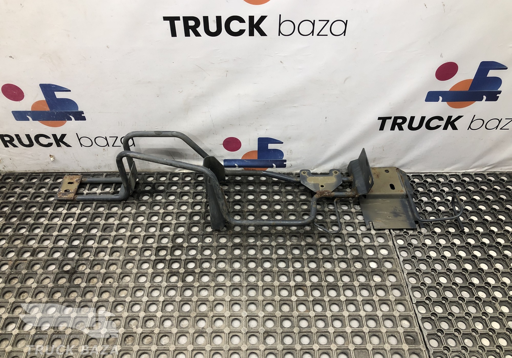 1892113 Кронштейн кранов для Daf XF105 (с 2005)