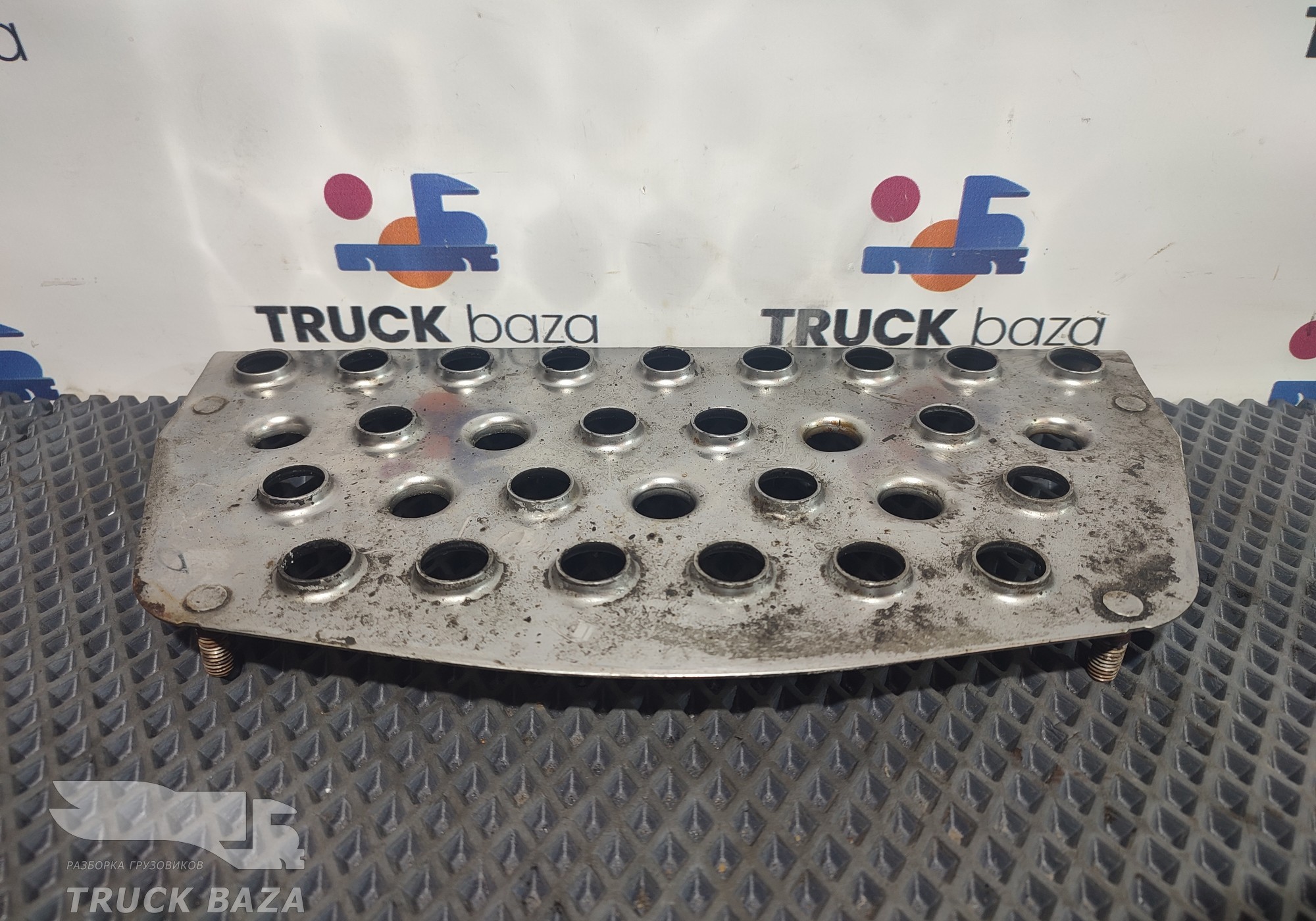 810W615105187 Площадка подножки для Sinotruk Sitrak C7H