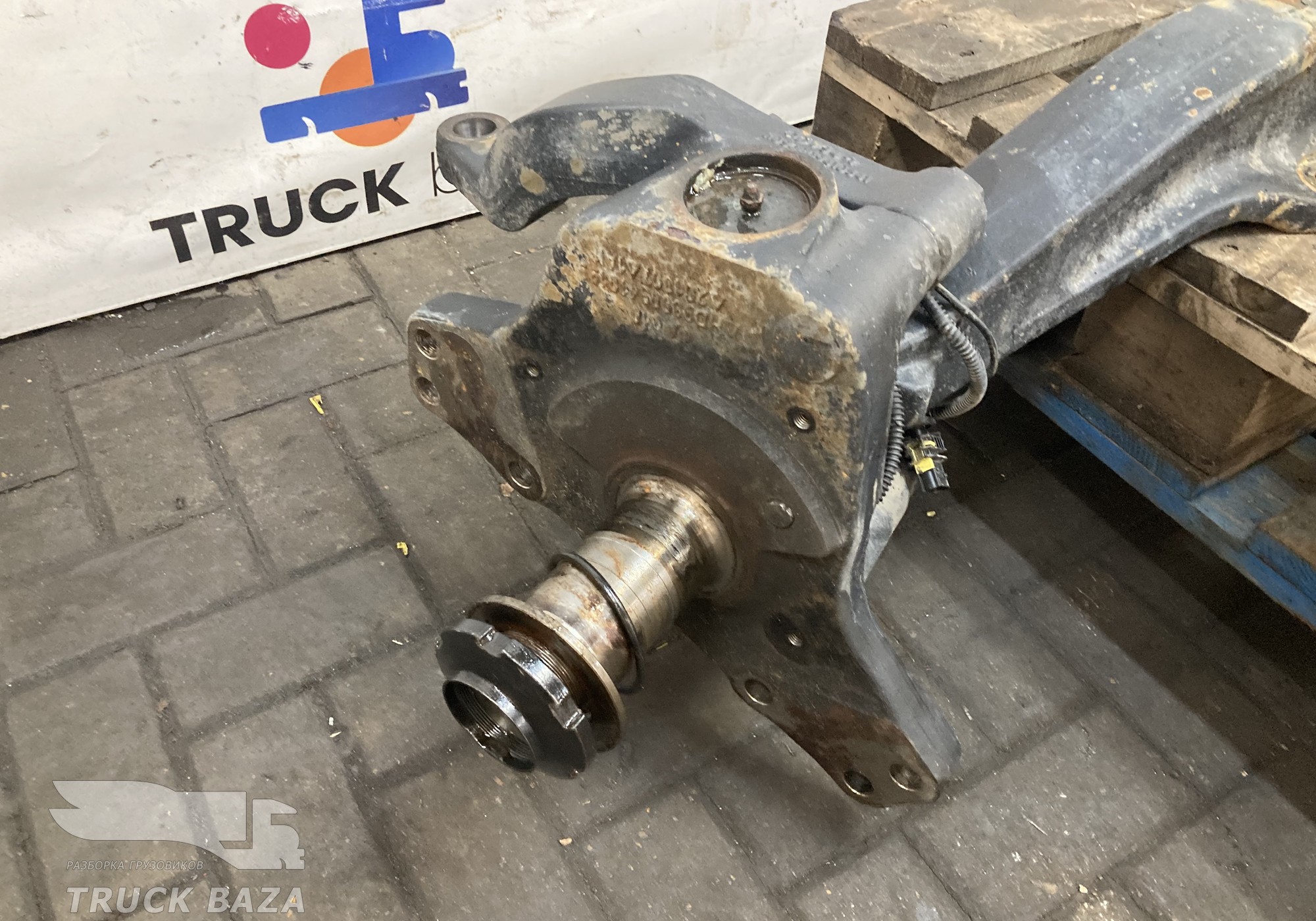 90009410541 Кулак поворотный левый для КАМАЗ