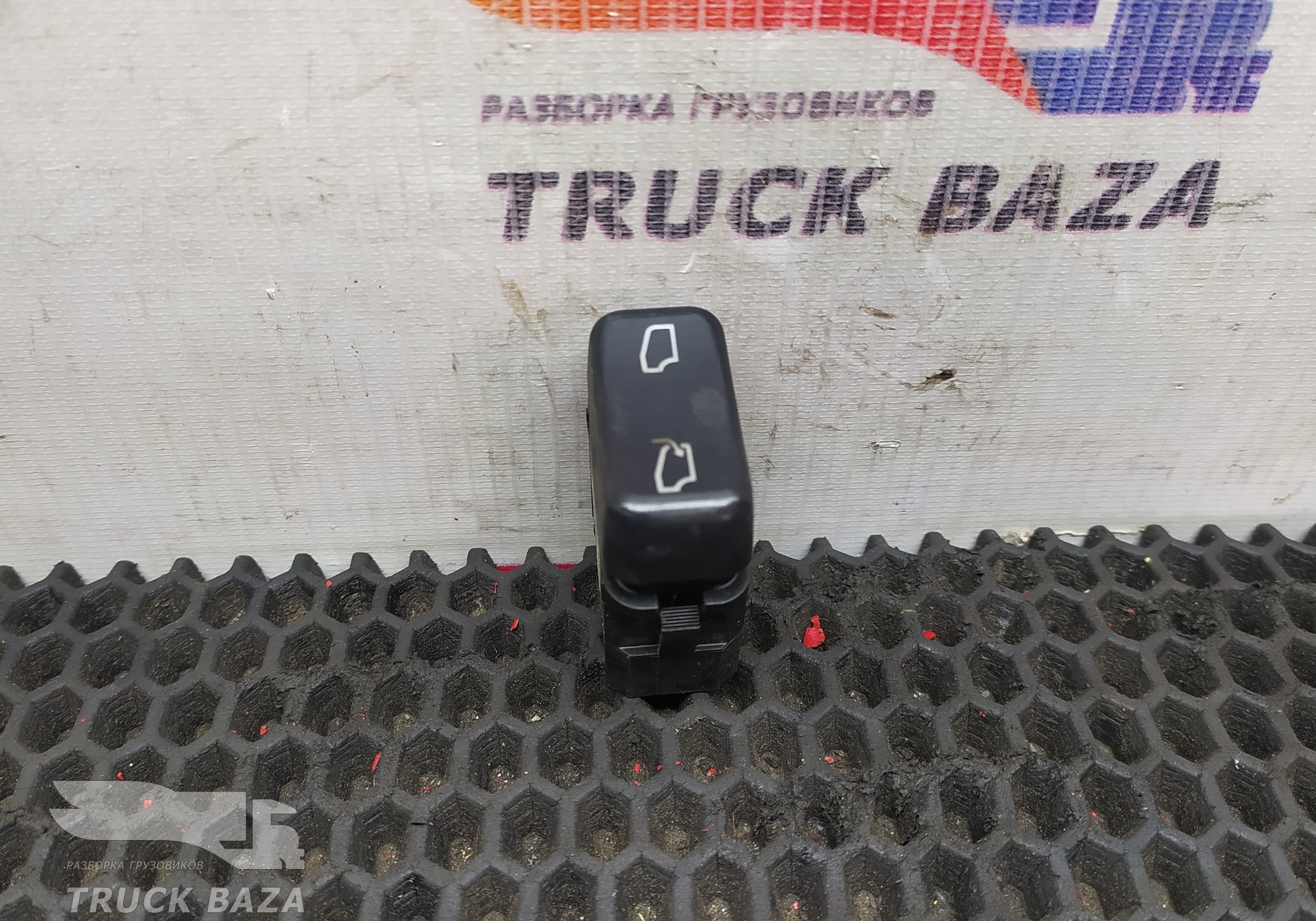 0035456807 Кнопка люка для Mercedes-Benz Axor I (с 2001 по 2004)