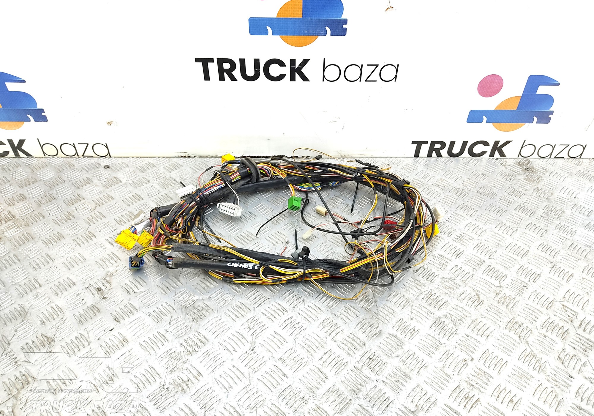 1828474 Проводка кабины для Daf XF105 (с 2005)