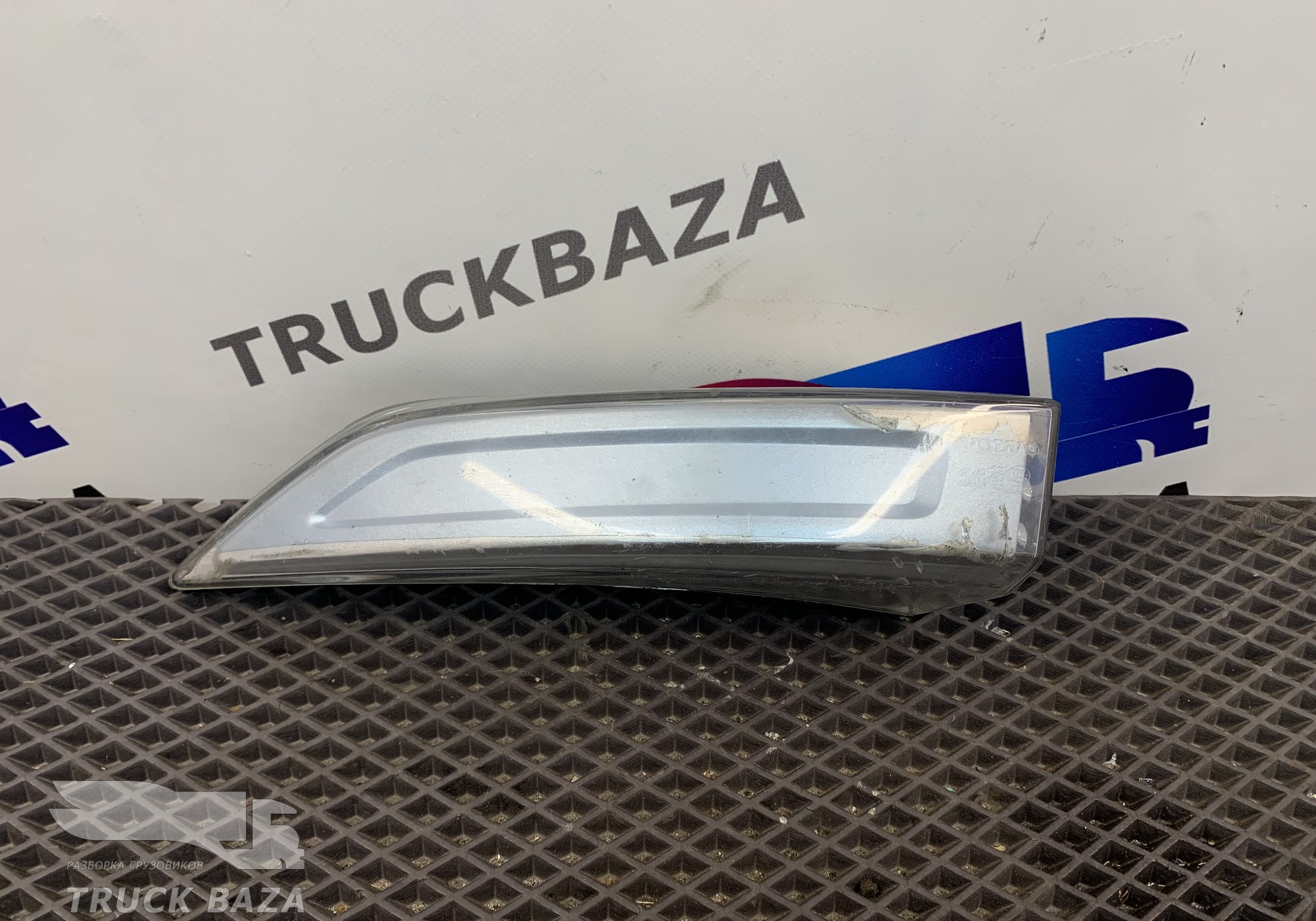 82151157 Указатель поворота левый для Volvo FH