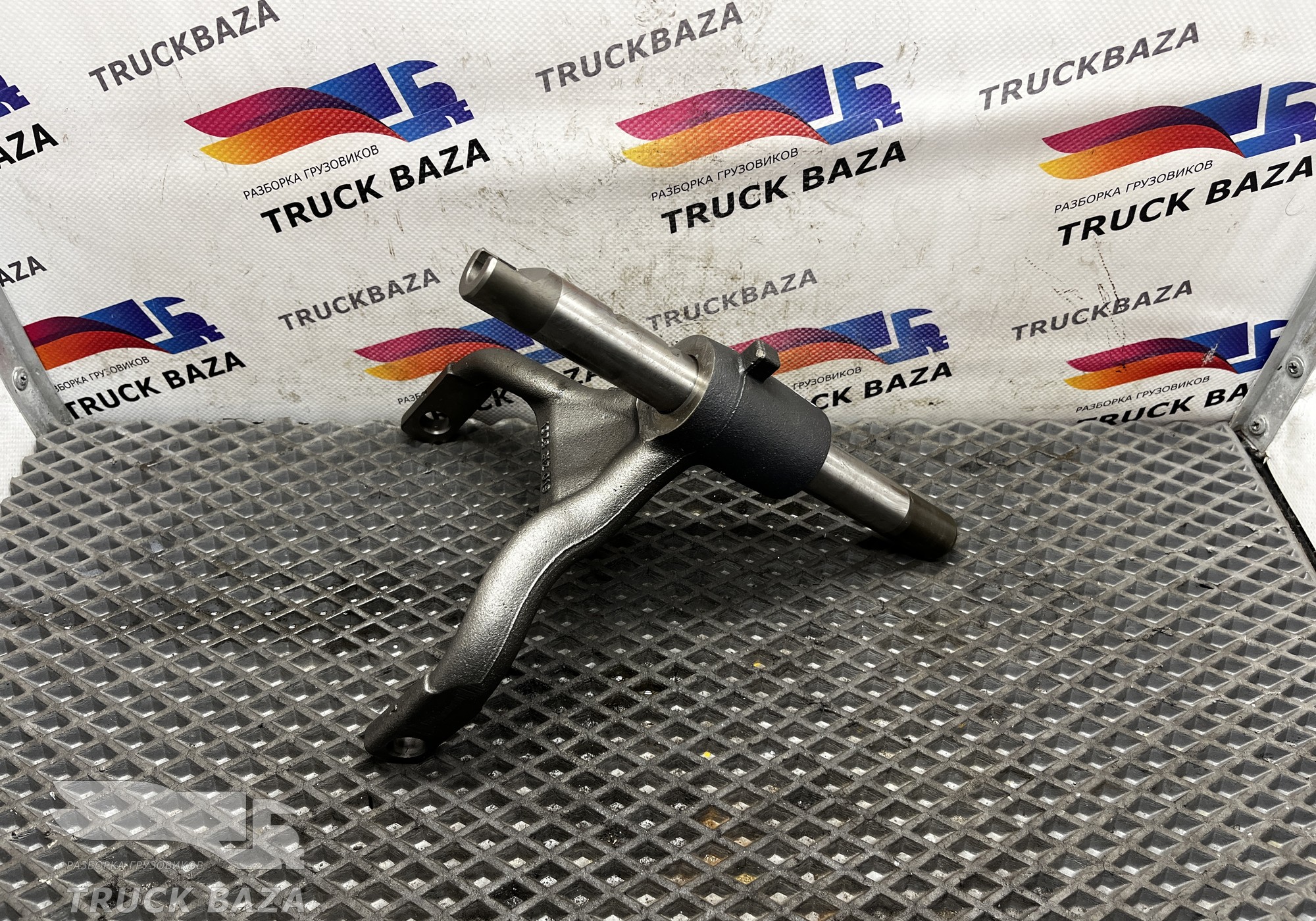 1328312019 Вилка КПП ZF для Man TGX I (с 2007)