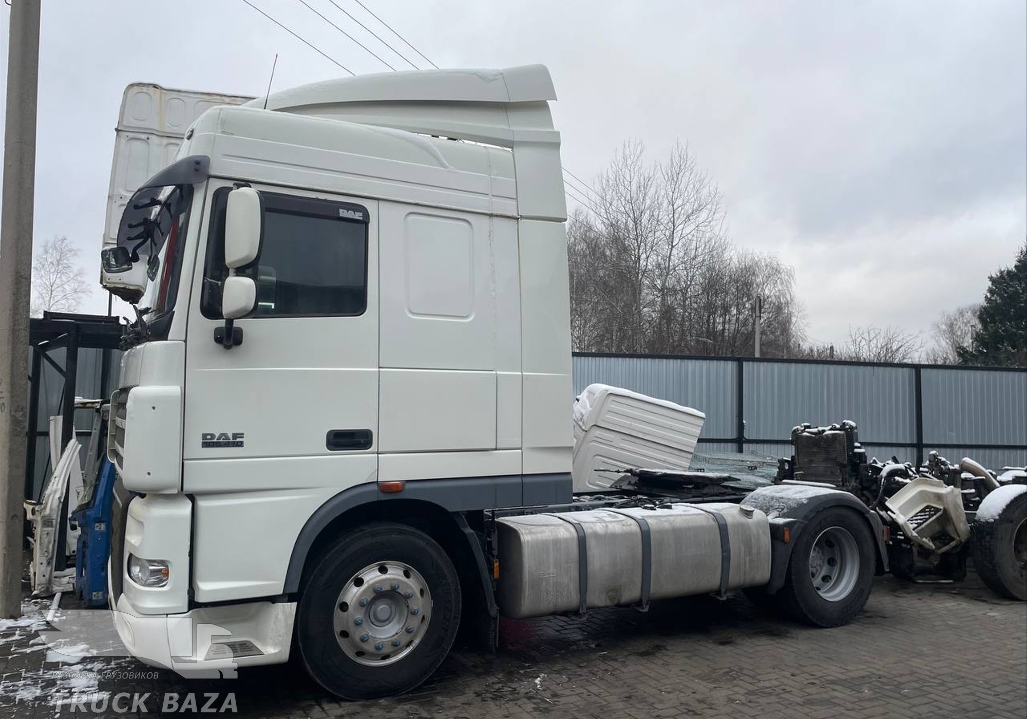 Рама с документами (цена неактуальна) для Daf XF105 (с 2005)