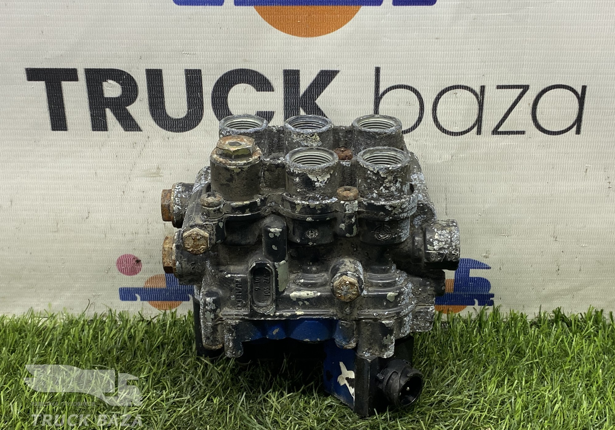 4729000570 Кран уровня пола главный