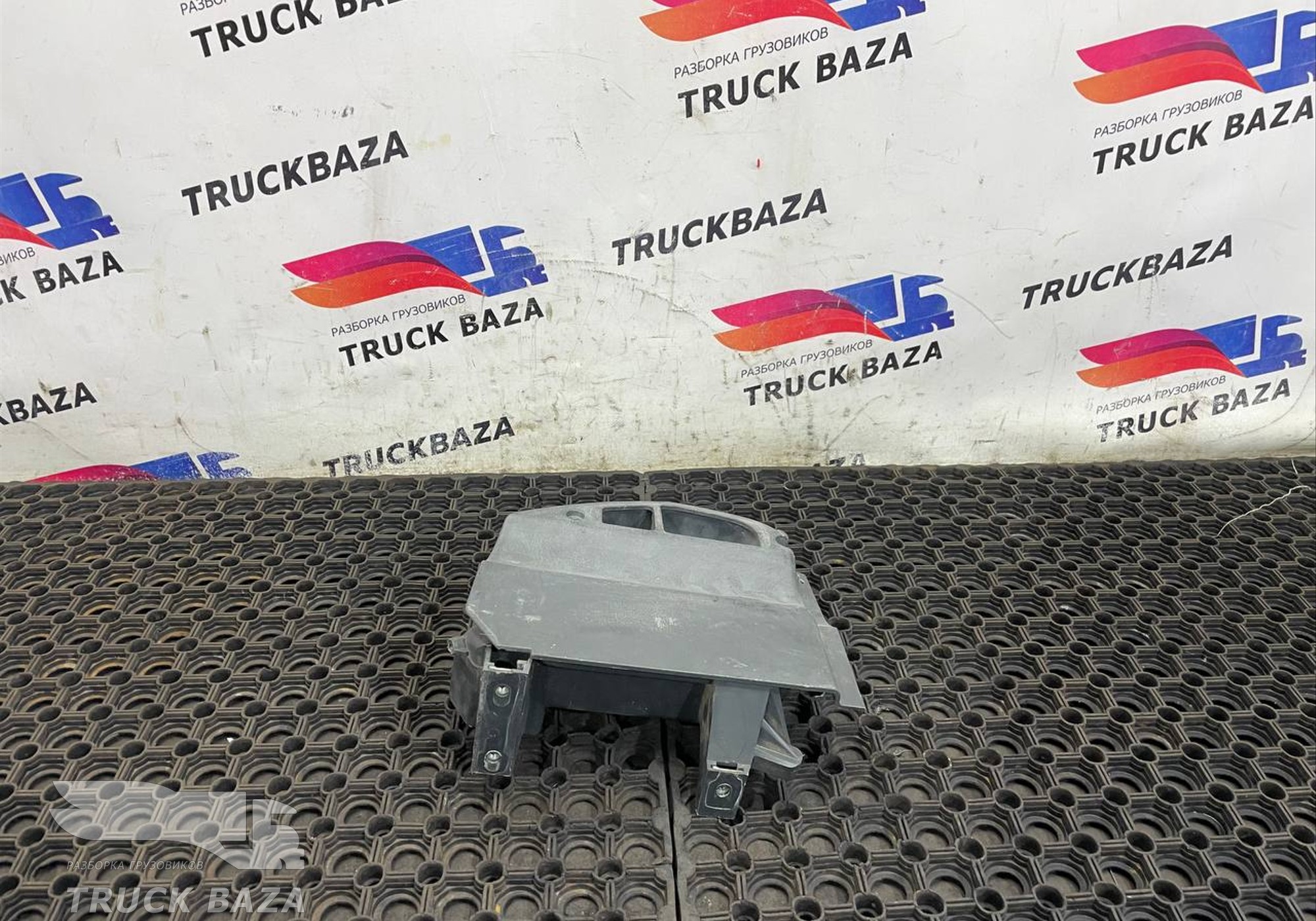 81617010155 Накладка декоративная для Man TGA (с 2000 по 2007)