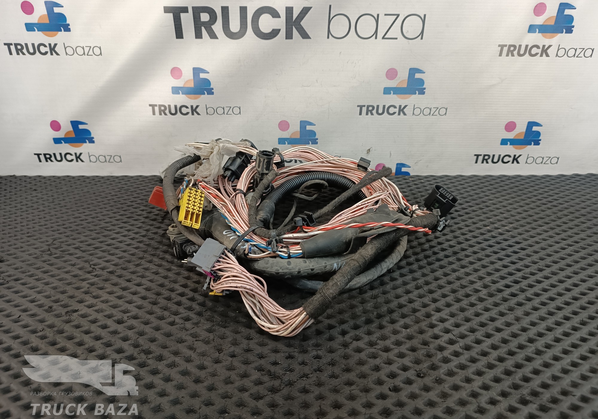 81254210237 Проводка двери правой для Man TGX I (с 2007)