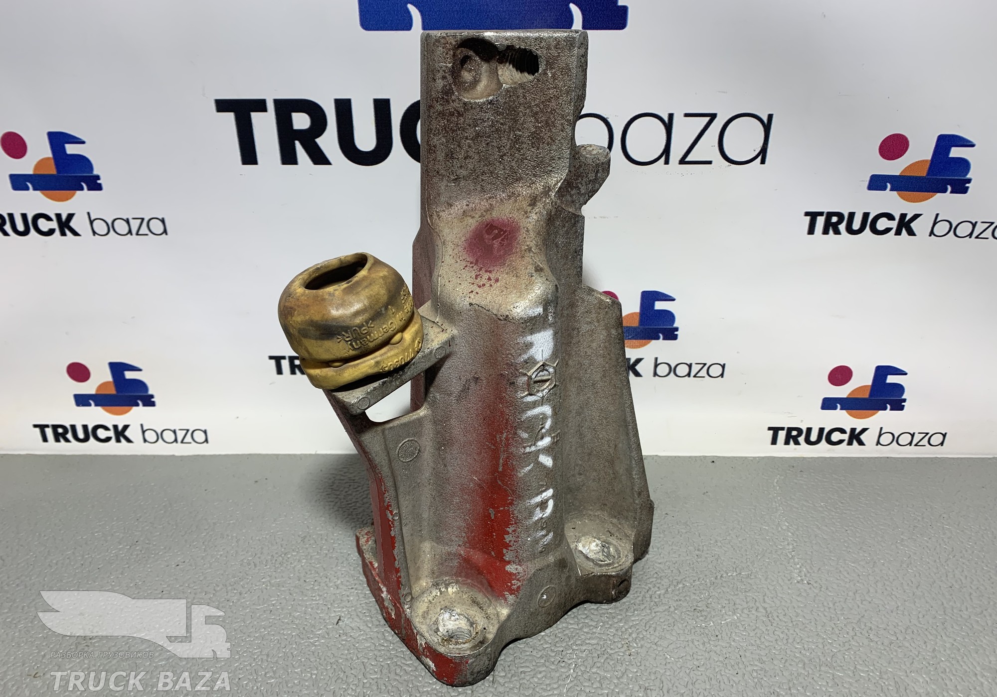 1728149 Кронштейн крепления торсиона