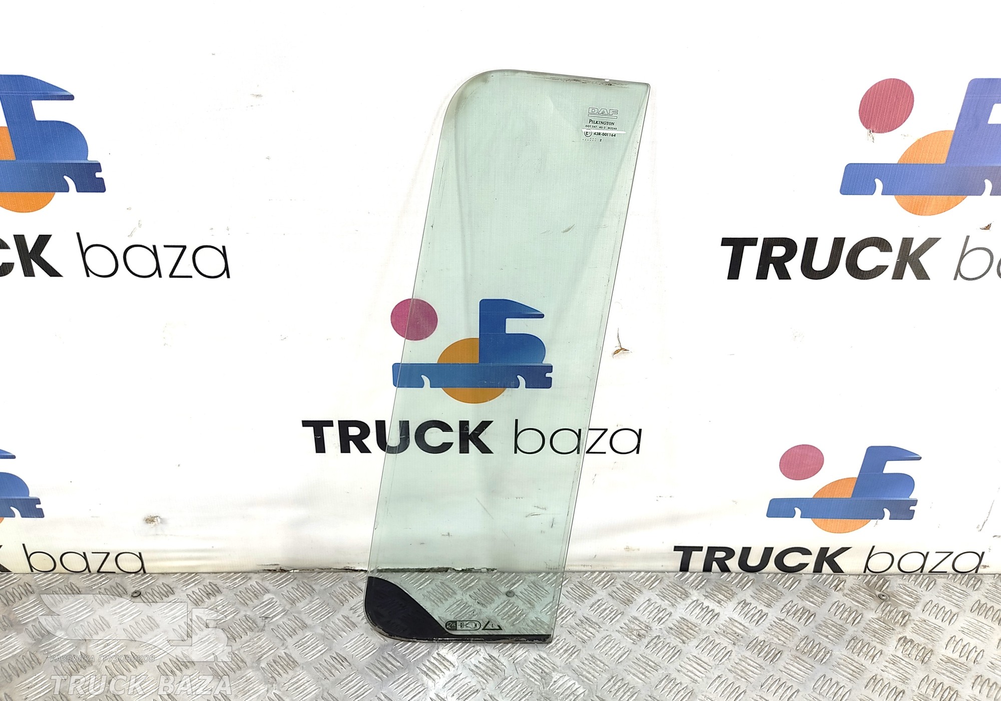 1676966 Форточка двери правой для Daf XF105 (с 2005)