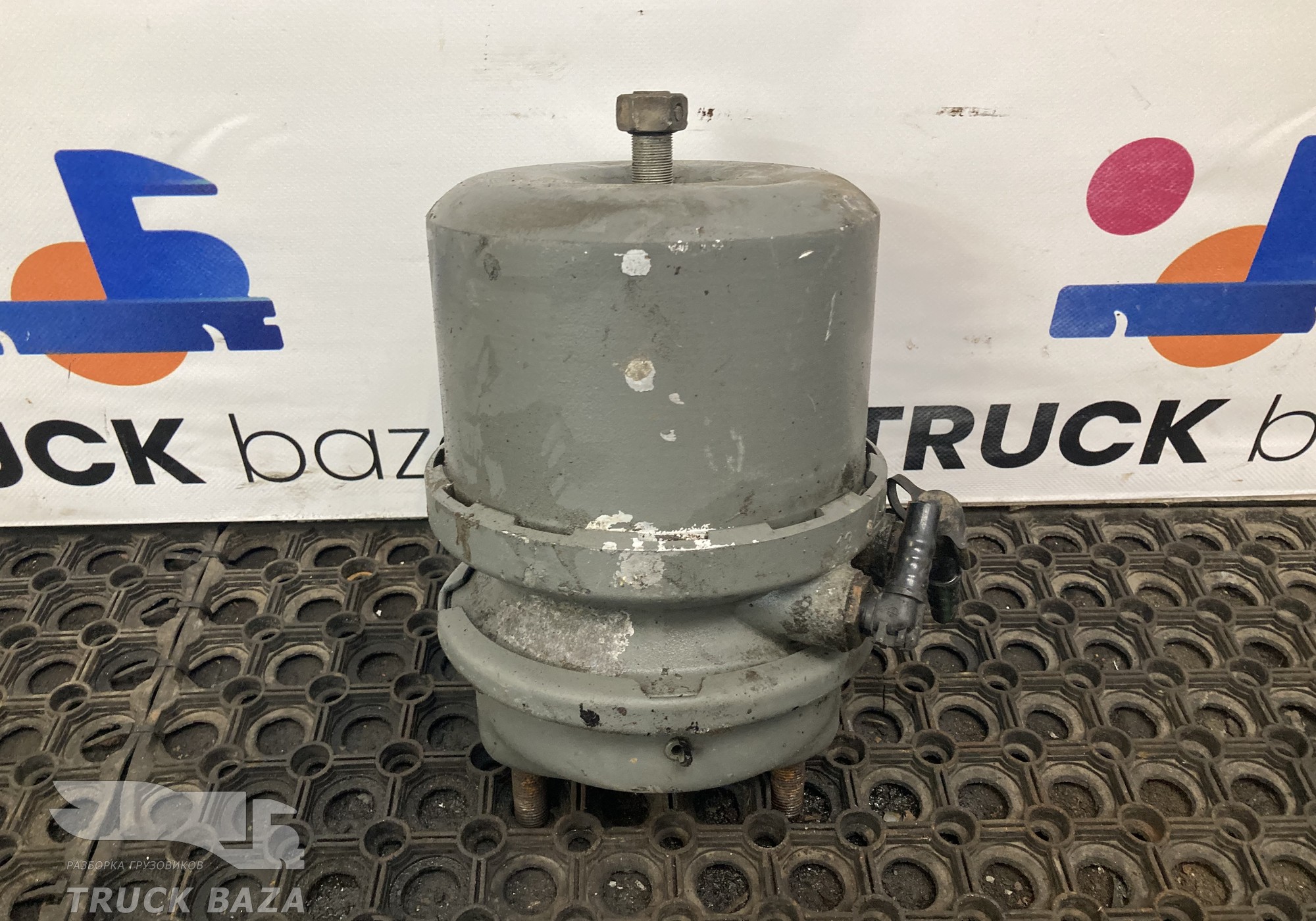 812W504106885 Энергоаккумулятор задний для Sinotruk Sitrak C7H